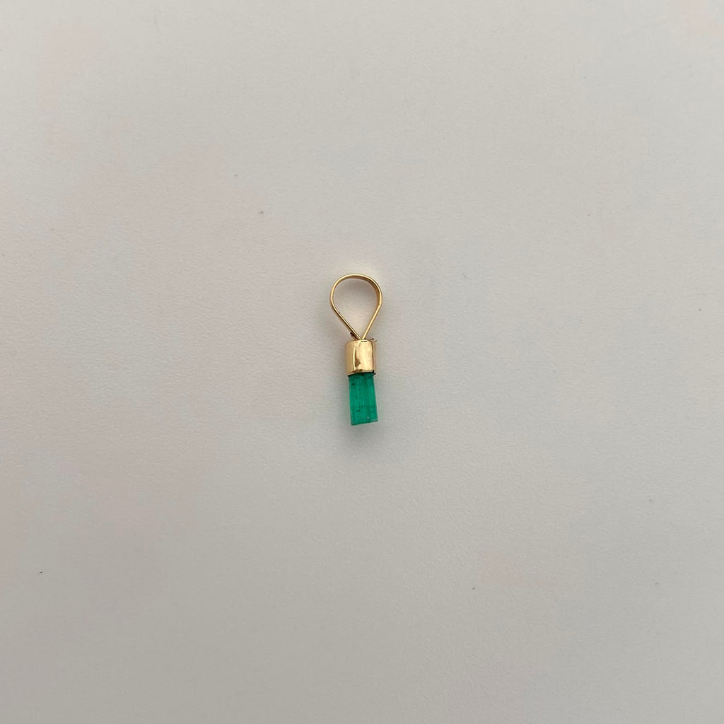 Dije Canutillo Esmeralda Oro amarillo 18k 0,15 Gr / 2,9 mm / 1 Cm