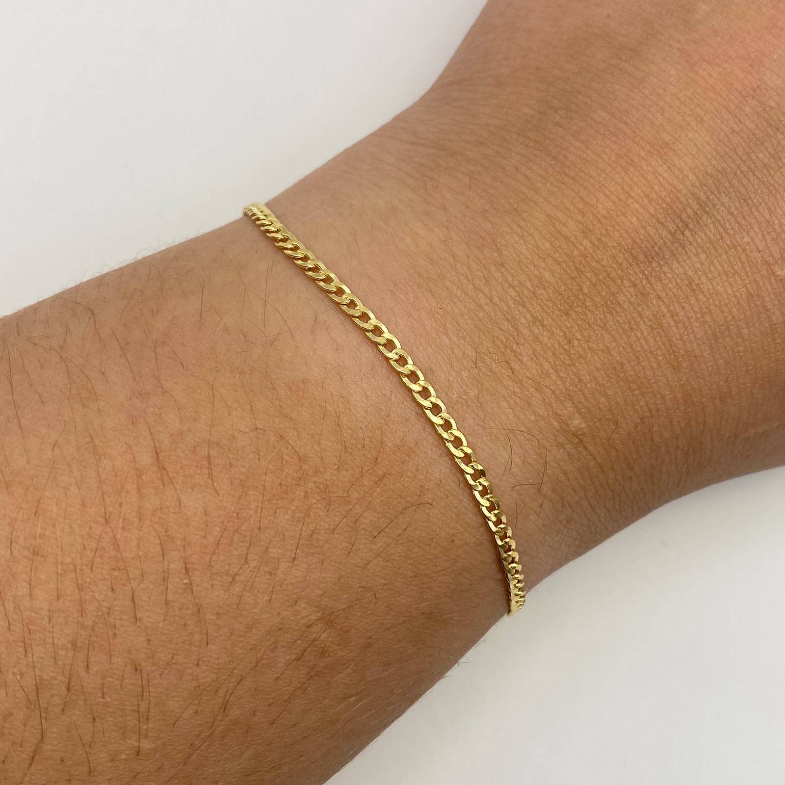 Pulso It Cubana Oro amarillo 18k 1,45 Gr / 2,4 mm / 18,8 Cm