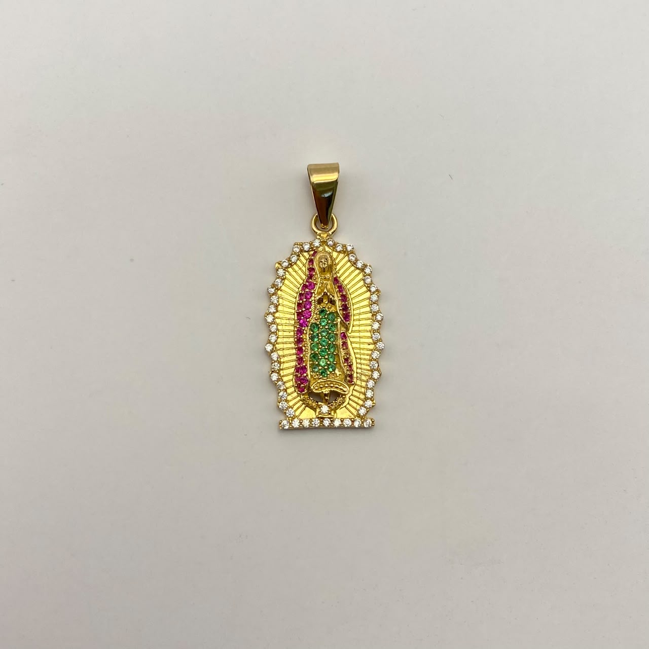 Dije Virgen de guadalupe circones multicolor Oro amarillo 18k 4,7 Gr / 14,5 mm / 3,4 Cm