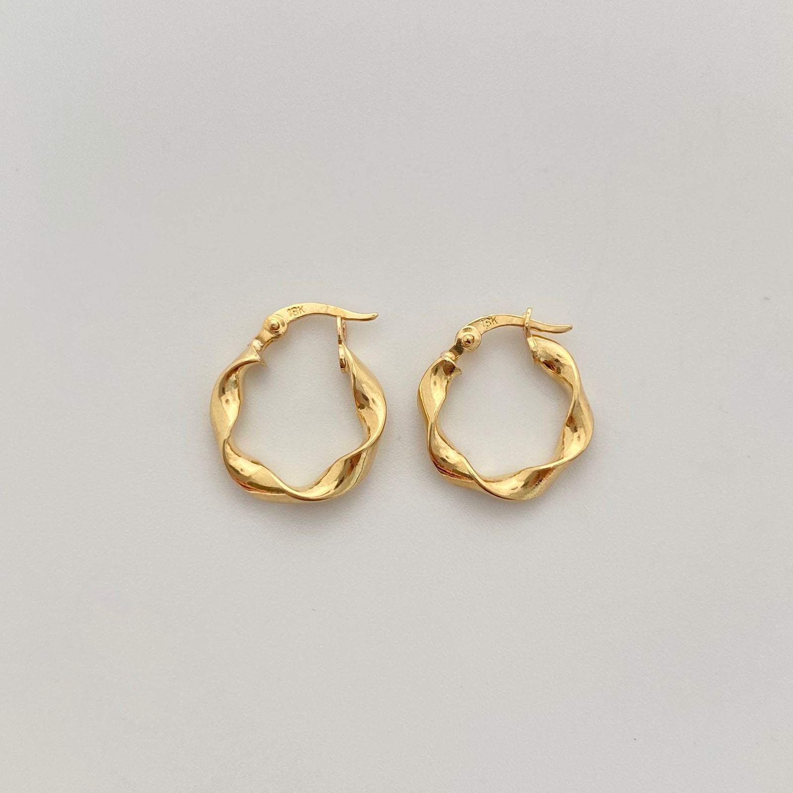 Candonga entorchada  Oro amarillo 18k 1,2 Gr / 1,6 Cm