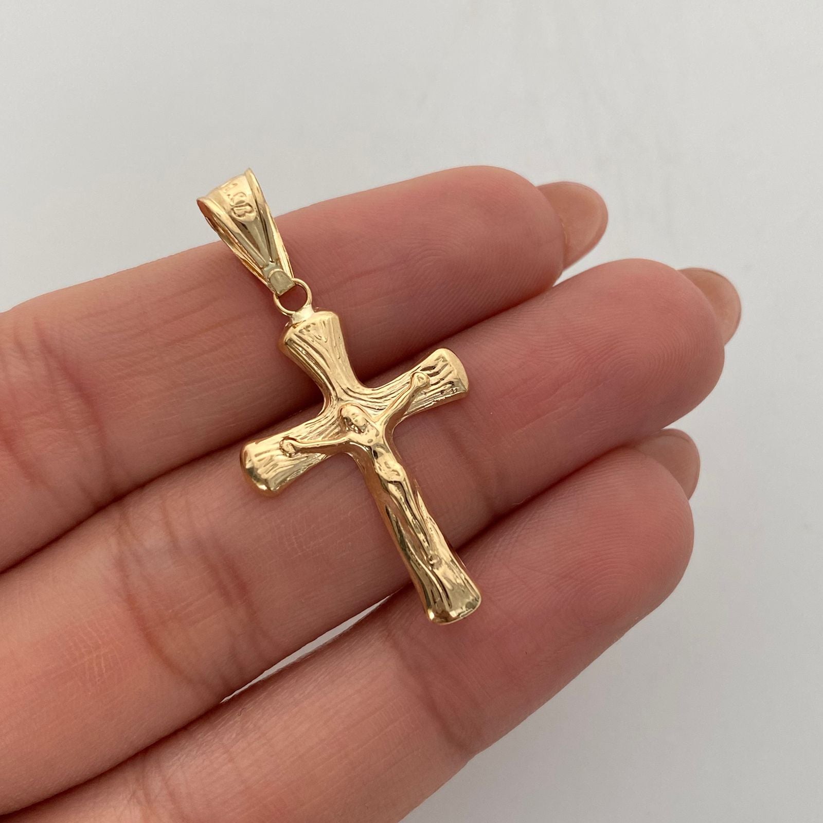 Dije Cruz Cristo Oro amarillo 18k 1,1 Gr / 18,6 mm / 3,7 Cm
