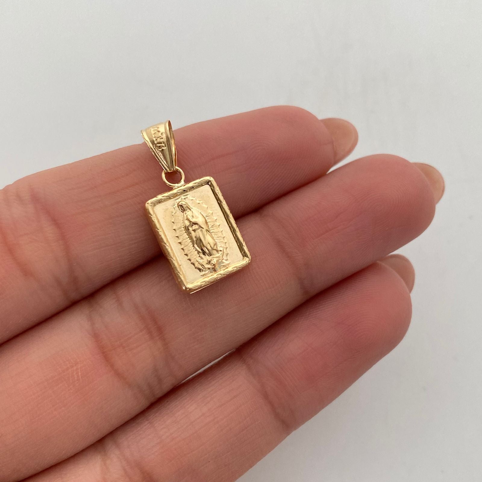 Dije Placa Virgen Guadalupe Oro amarillo 18k 0,95 Gr / 10,3 mm / 2,1 Cm