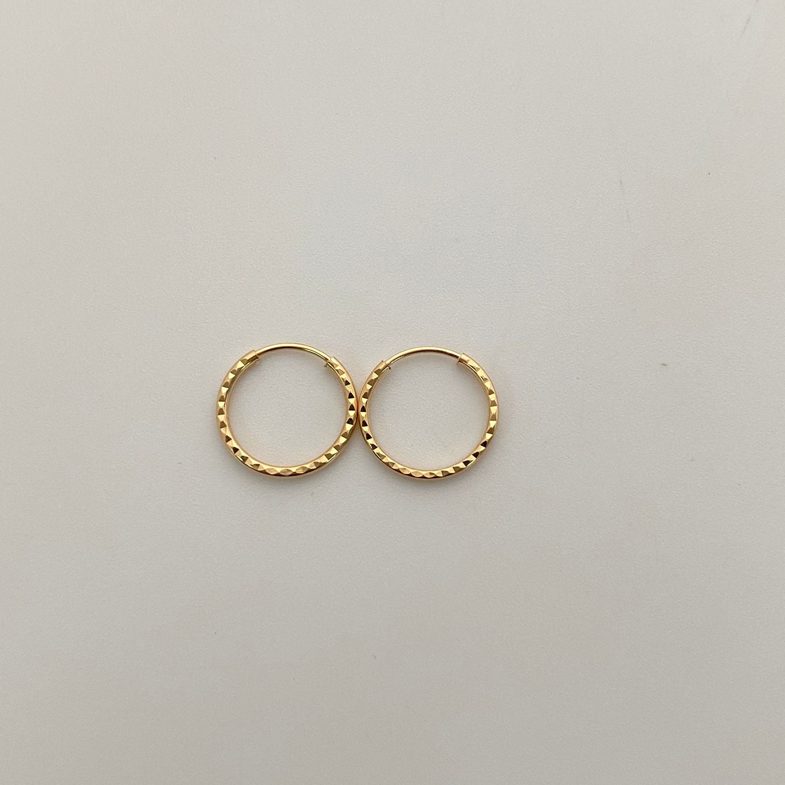 Candonga imperdible diamantada Oro amarillo 18k 0,7 Gr / 1,2 Cm