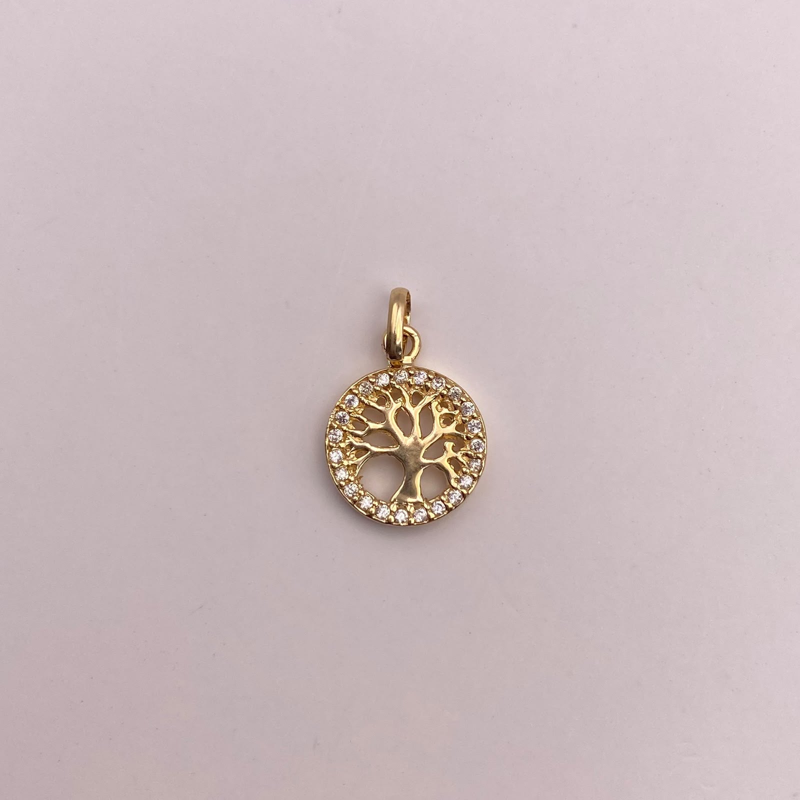 Dije arbol circones blancos Oro amarillo 18k 1,53 Gr / 11,7 mm / 1,8 Cm