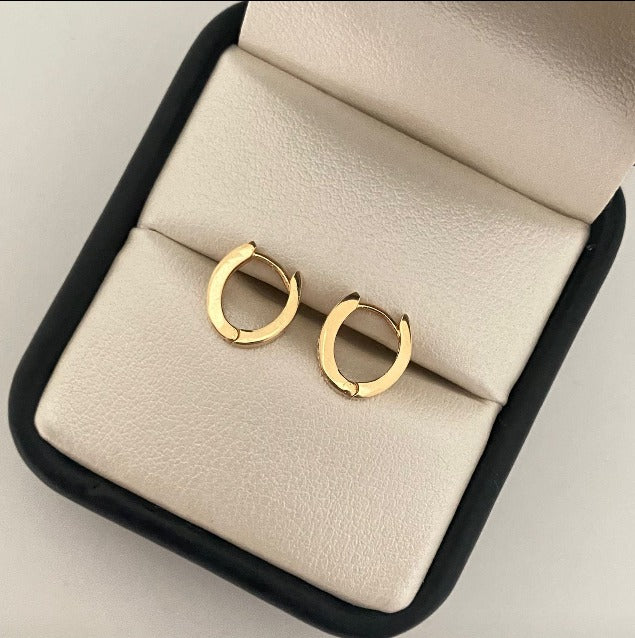 Candonga ovalada casting blanco Oro amarillo 18k 1,55 Gr / 1 Cm
