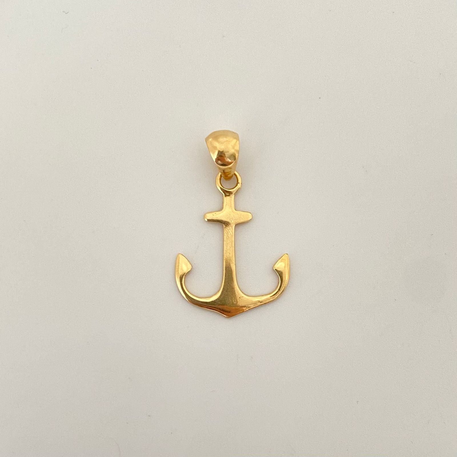 Dije ancla lisa Oro amarillo 18k 3,45 Gr / 4,0 Cm
