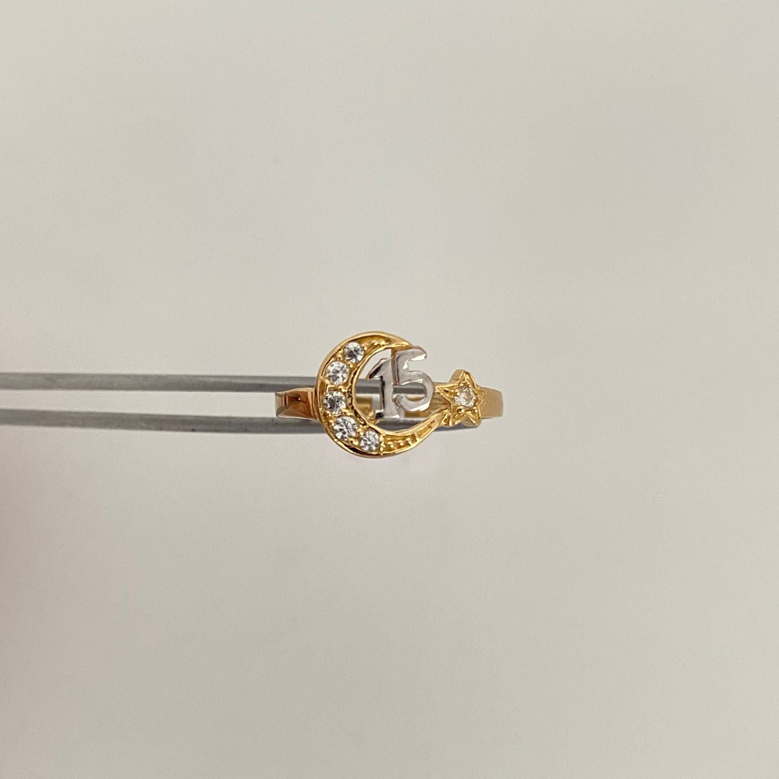 Anillo 15 luna circones Oro amarillo y Oro blanco 18k / Talla 6 1/2 / 1,75 Gr