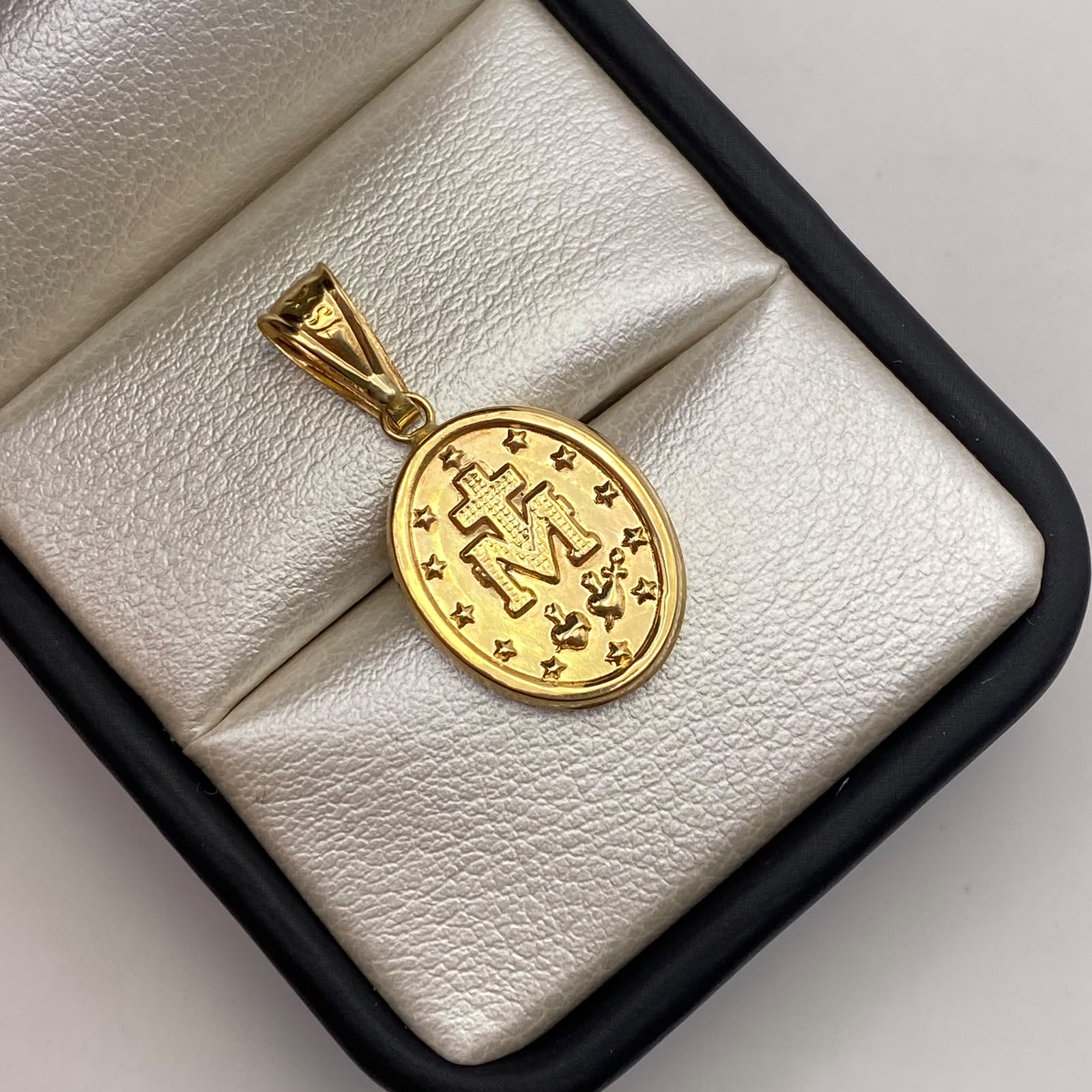 Dije Virgen de guadalupe Oro amarillo 18k 1,37 Gr / 14,5 mm / 2,8 Cm