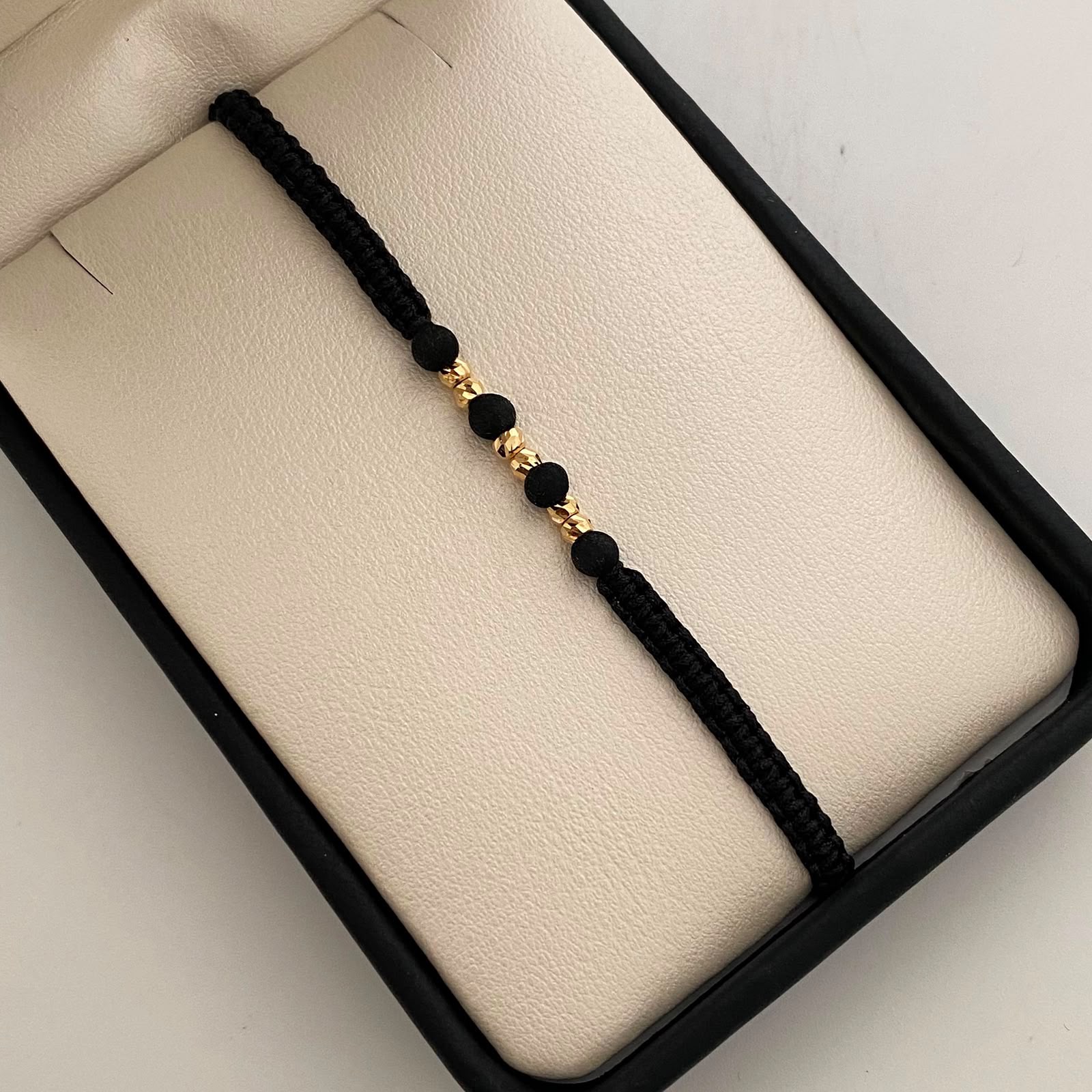Pulsera tejida Bola Diamantada 3mm Hilo Negro Oro amarillo 18k 0,25 Gr