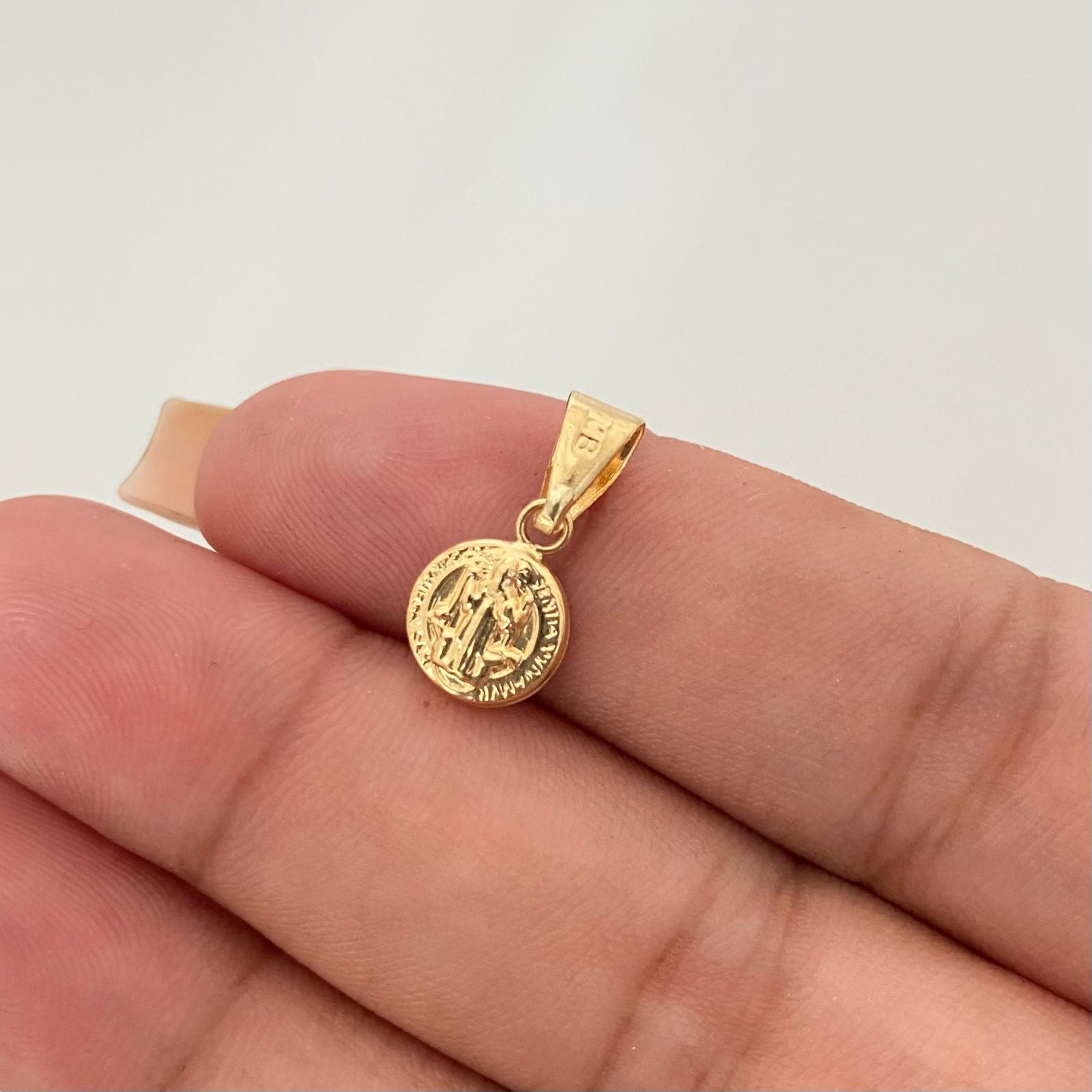 Dije san benito Oro amarillo 18k 0,5 Gr / 1,8 Cm