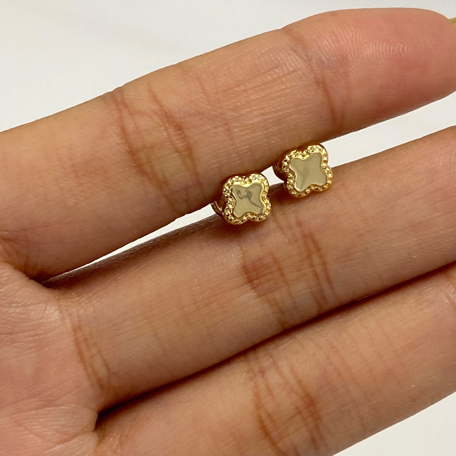 Topos trebol borde diamantado Oro amarillo 18k 0,5 Gr / 6,5 mm