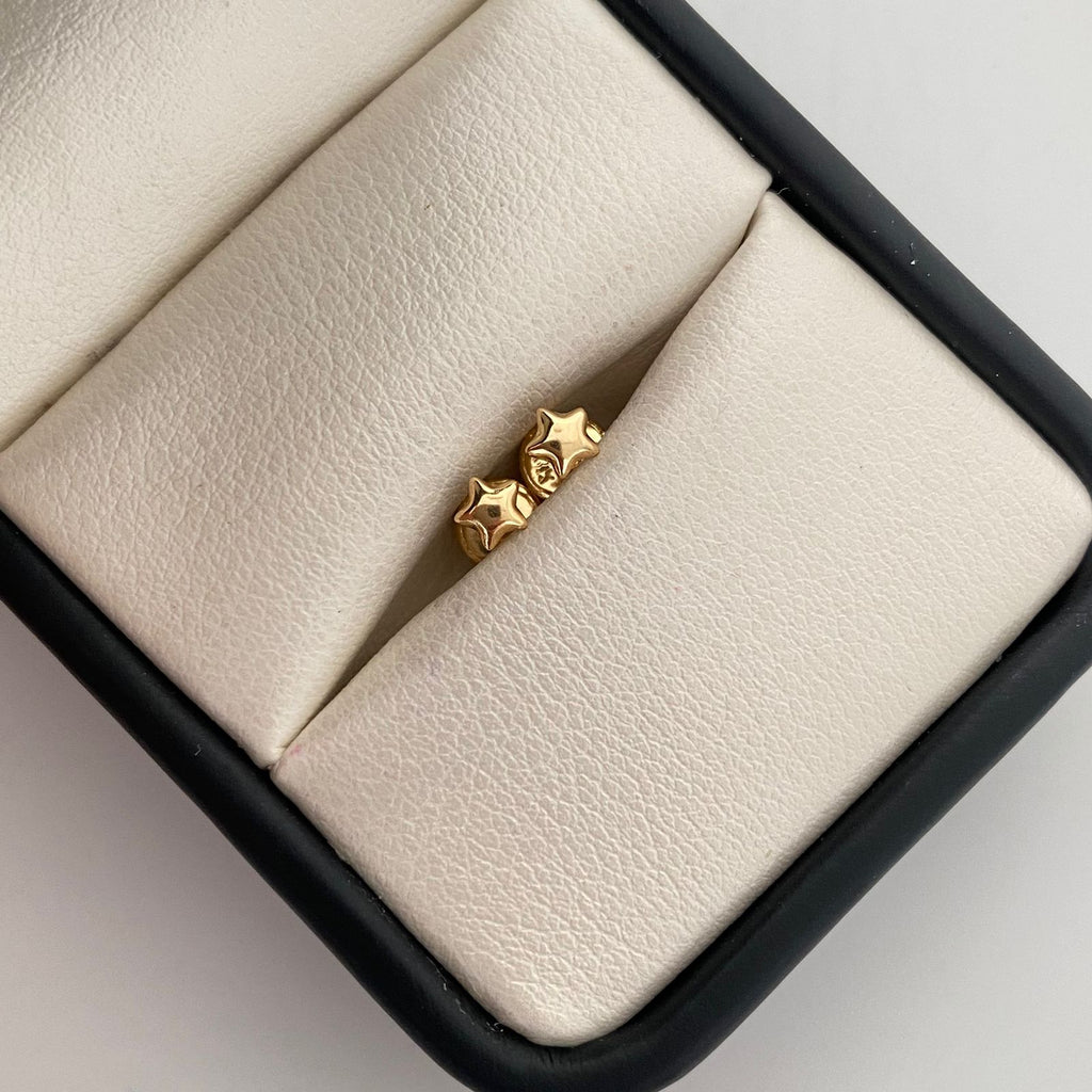 Topos topos mini estrella lisa  Oro amarillo 18k 0,4 Gr / 4,8 mm