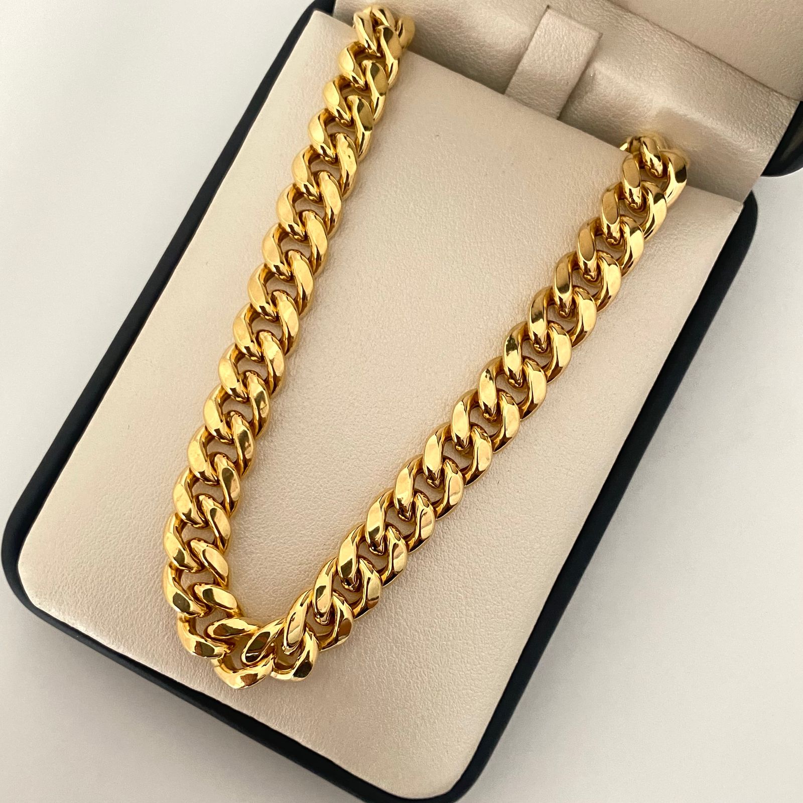 Cadena It cubana  Oro amarillo 18k +1 / 21,45 Gr / 8,7 mm / 60 Cm