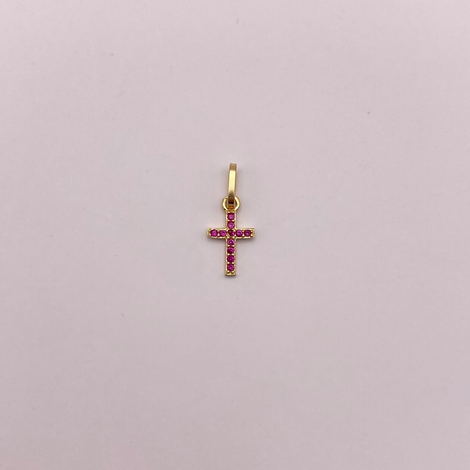 Dije cruz circones fucsias Oro amarillo 18k 0,4 Gr / 6,9 mm / 1,5 Cm