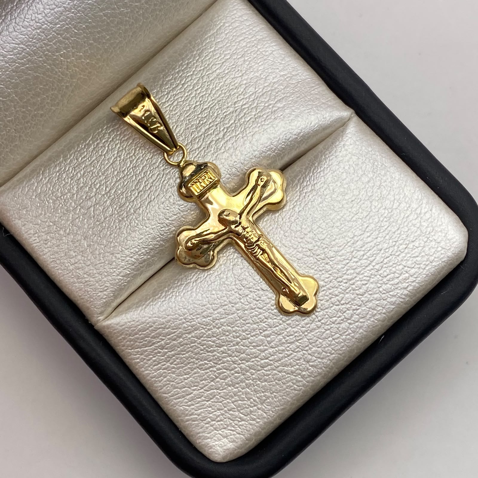 Dije Cruz cristo Oro amarillo 18k 1,42 Gr / 17,6 mm / 3,6 Cm