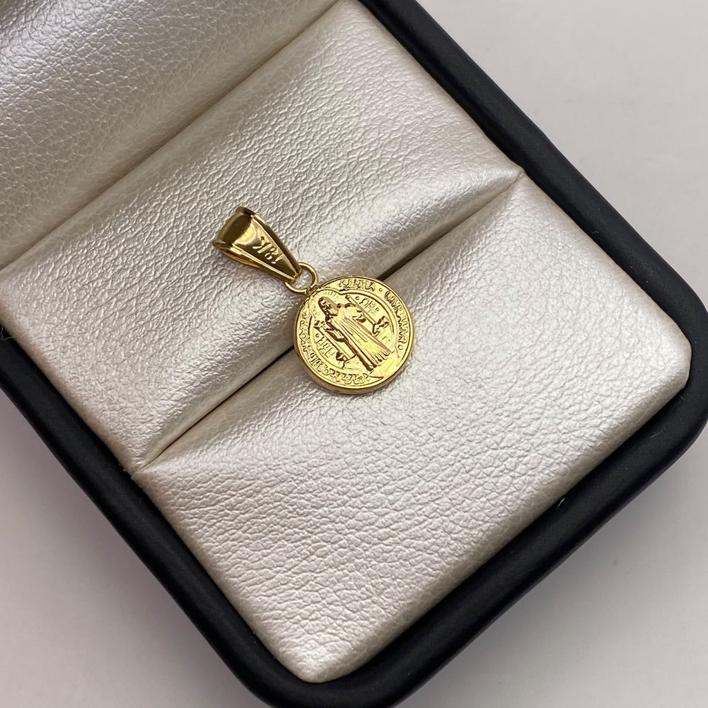 Dije San benito Oro amarillo 18k 0,55 Gr / 10,1 mm / 2 Cm
