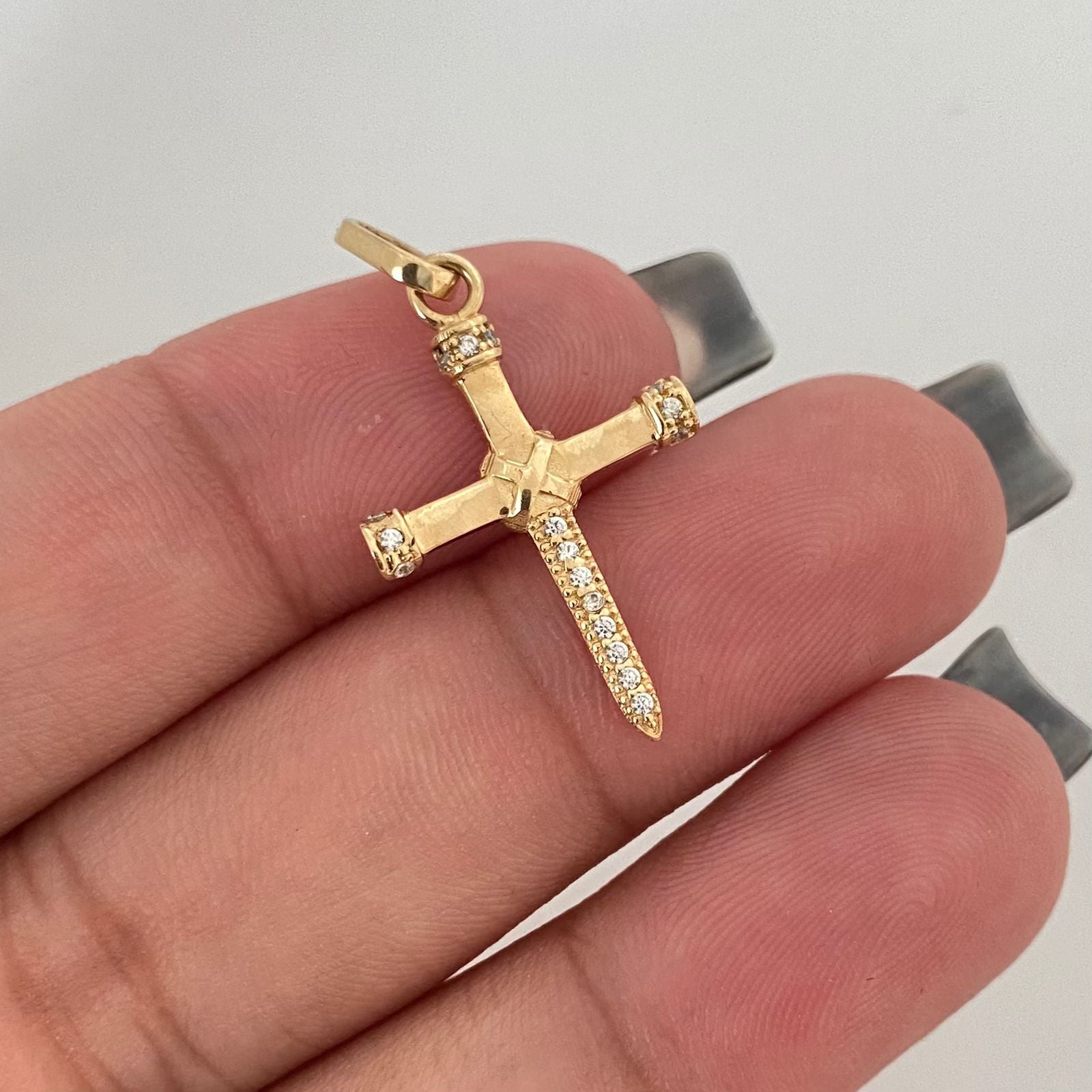 Dije cruz clavo centro x casting blanco Oro amarillo 18k 1,65 Gr / 3,0 Cm