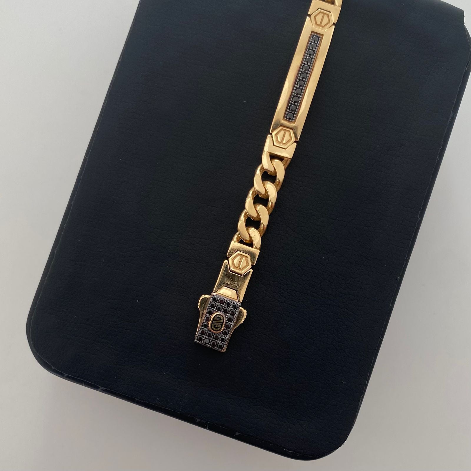 Pulso It cubano especial placa mon ch  Oro amarillo 18k +5 / 19,30 Gr / 6,2 mm / 21,5 Cm