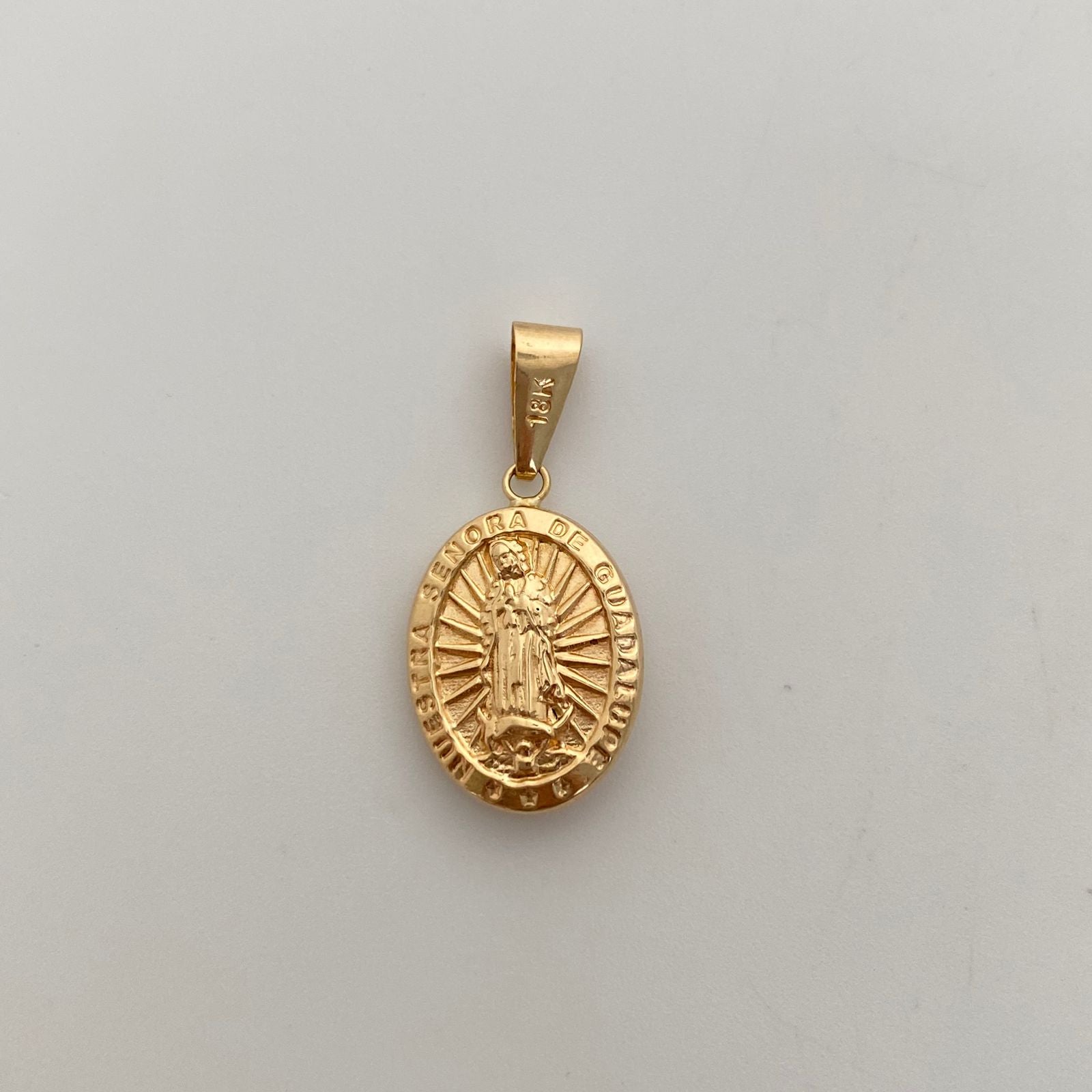 Dije Guadalupe Oro amarillo 18k 1,6 Gr / 14,8 mm / 3 Cm