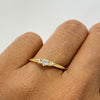 Anillo Solitario tres circones Oro amarillo 18k / Talla 8 / 1,45 Gr / 1,2 mm