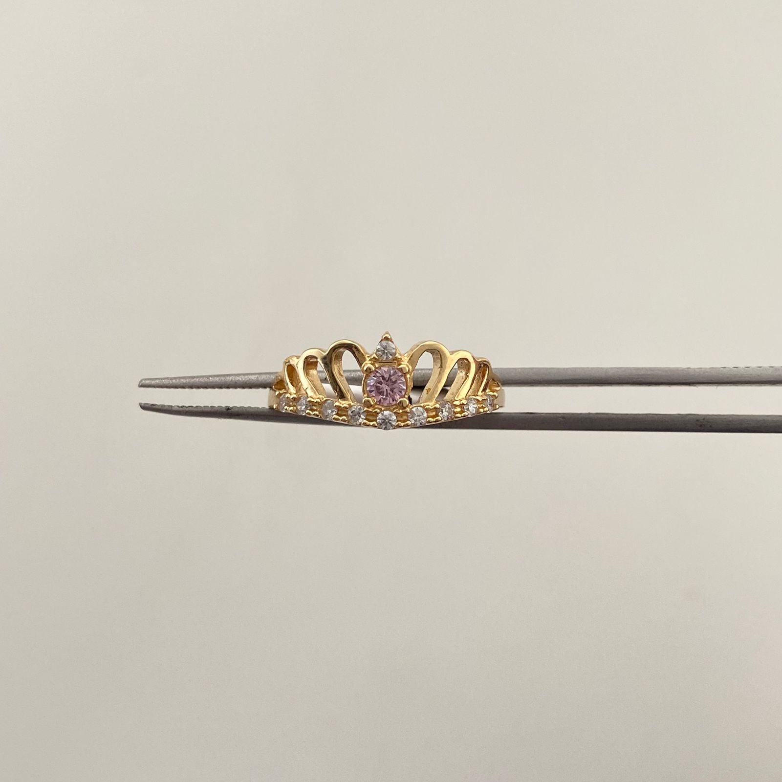 Anillo 15 Tiara circones rosados y blancos Oro amarillo 18k / Talla 7 / 2,4 Gr