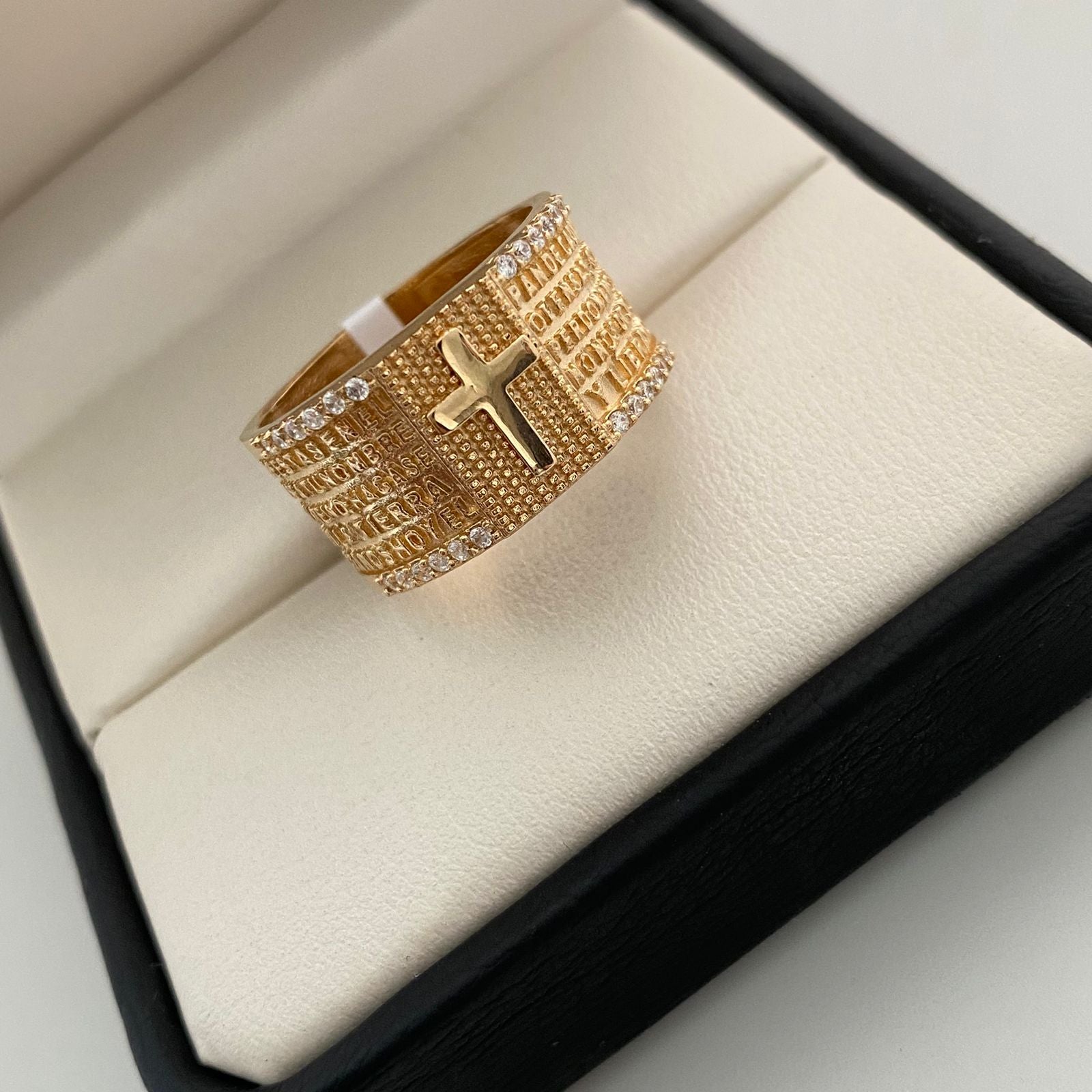 Anillo Padre Nuestro Oro amarillo 18k / Talla 11 / 9,85 Gr / 11,8 mm