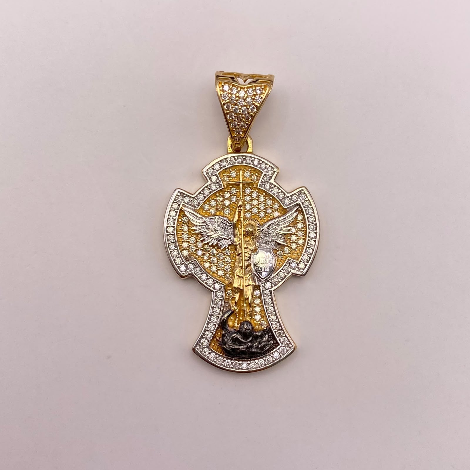 Dije san miguel arcangel circones blancos Oro amarillo y Oro blanco 18k 9,5 Gr / 22,75 mm / 4,5 Cm
