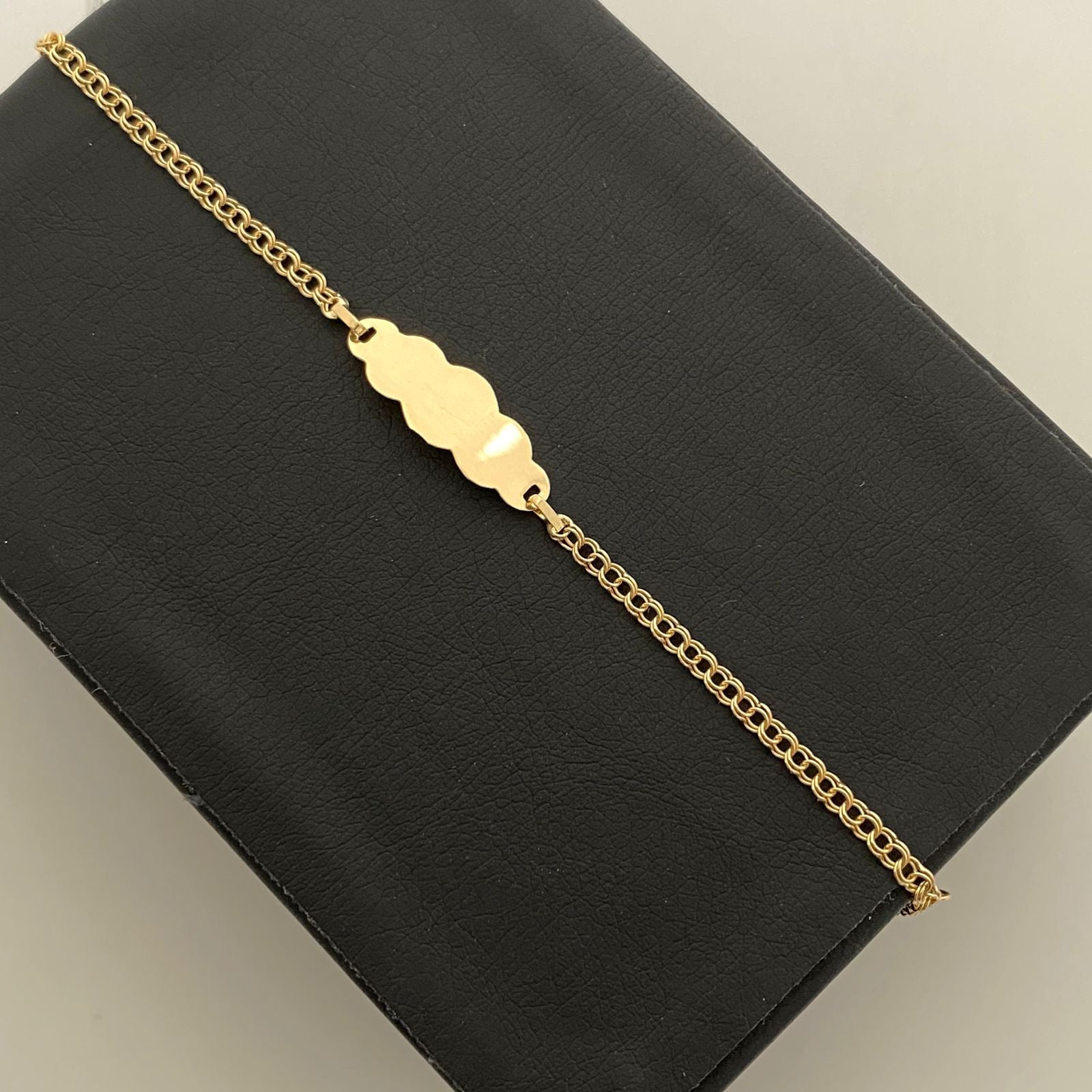 Pulso bebé placa nube  Oro amarillo 18k 1,60 Gr / 7,8 mm / 15,3 Cm Broche 0,15