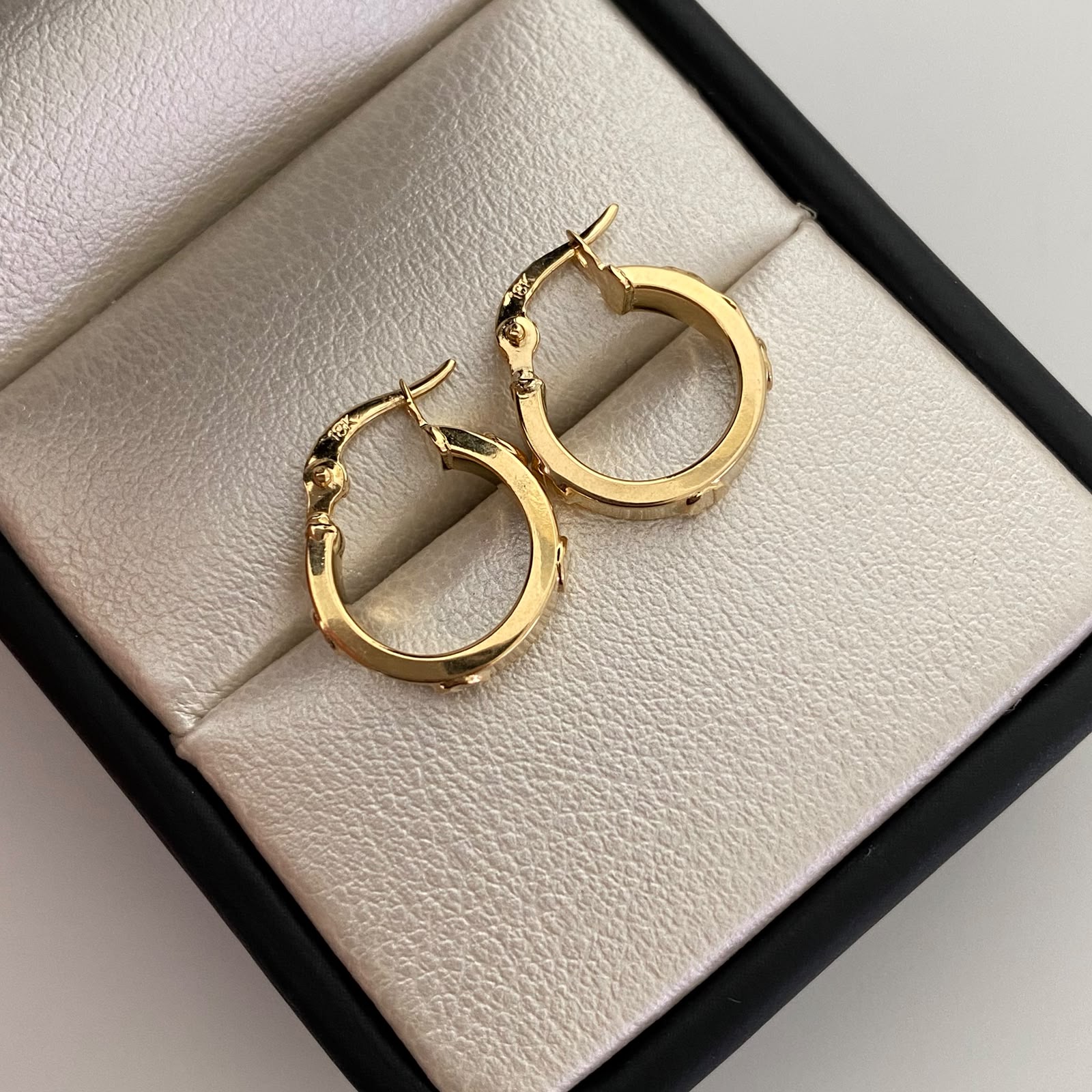 Candonga Liso Sello Oro amarillo 18k 1,6 Gr / 1,4 Cm
