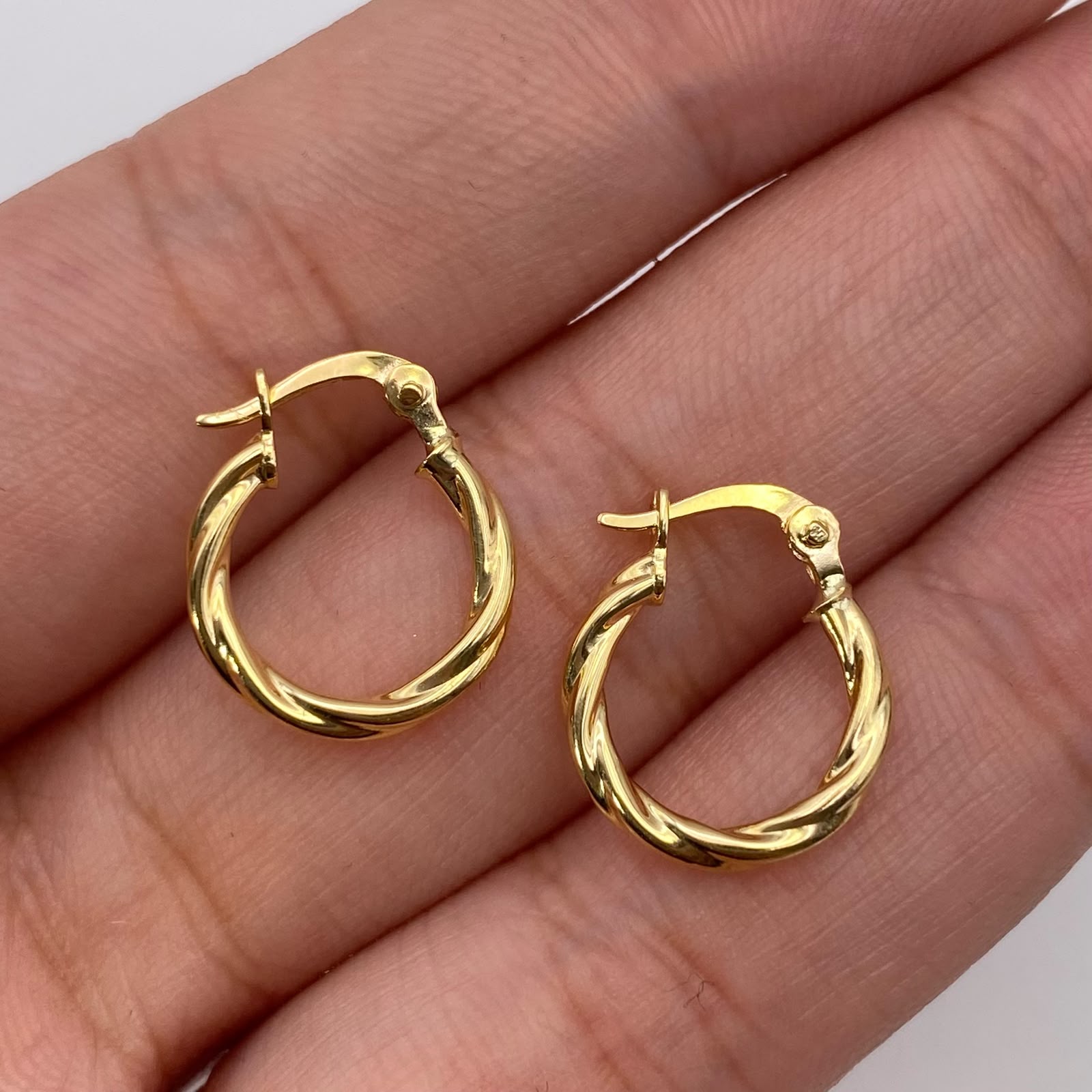 Candonga entorchadas Oro amarillo 18k 1,28 Gr / 1,5 Cm