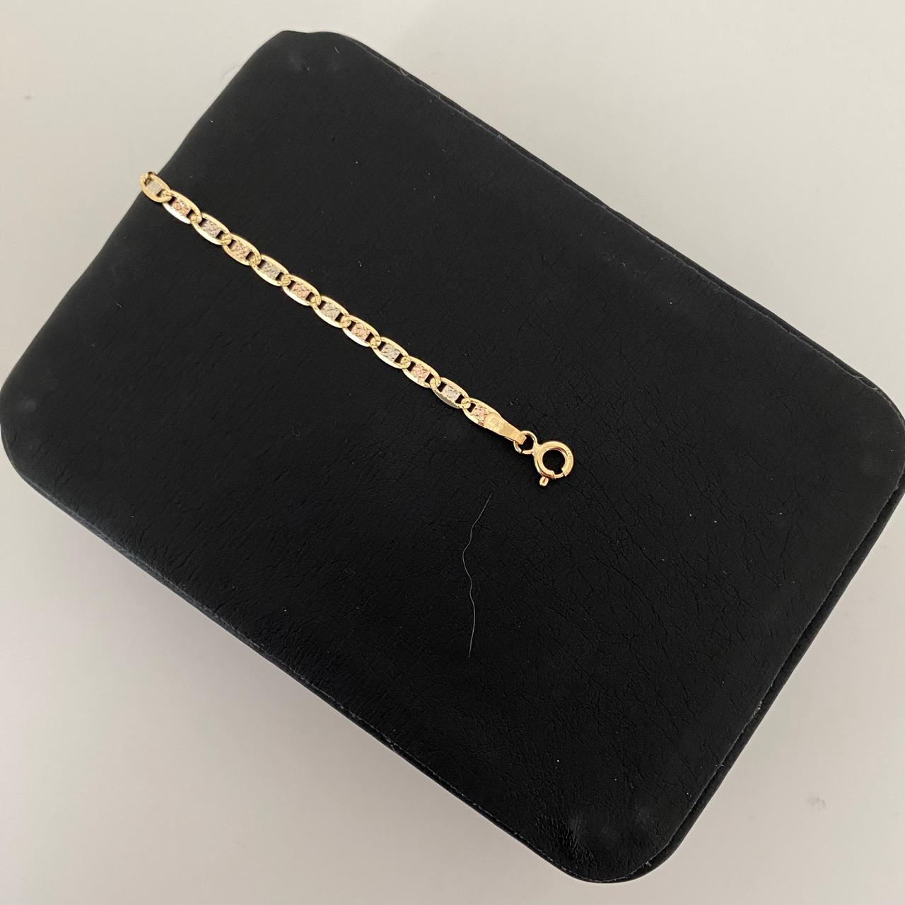 Pulso It plano  Tres oros 18k +1 / 2,45 Gr / 2,9 mm / 19 Cm