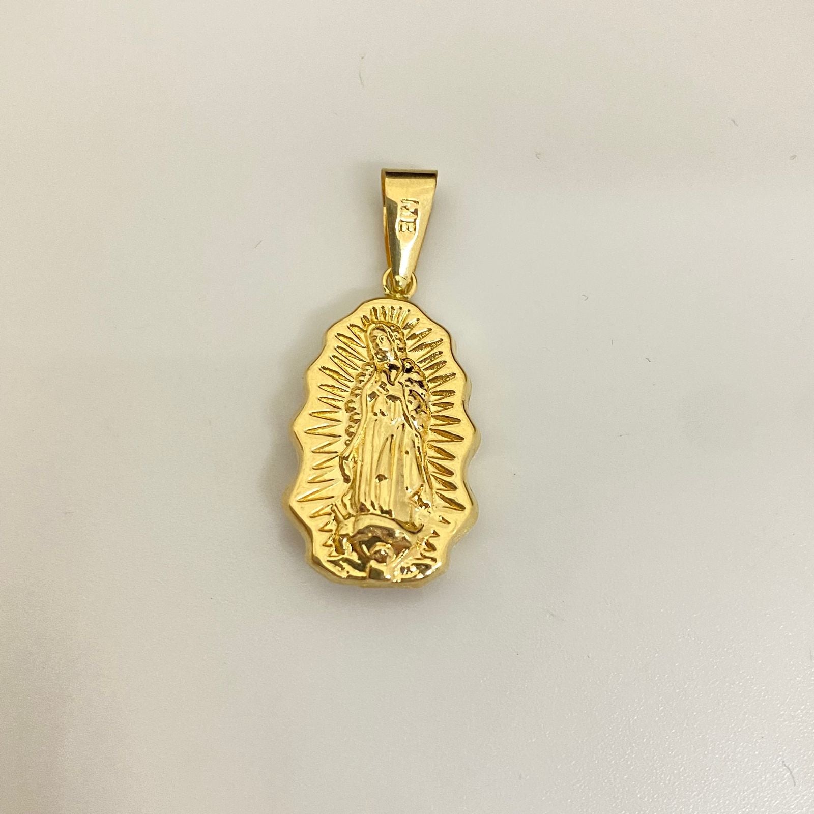Dije  silueta virgen guadalupe Oro amarillo 18k 1,8 Gr / 3,2 Cm