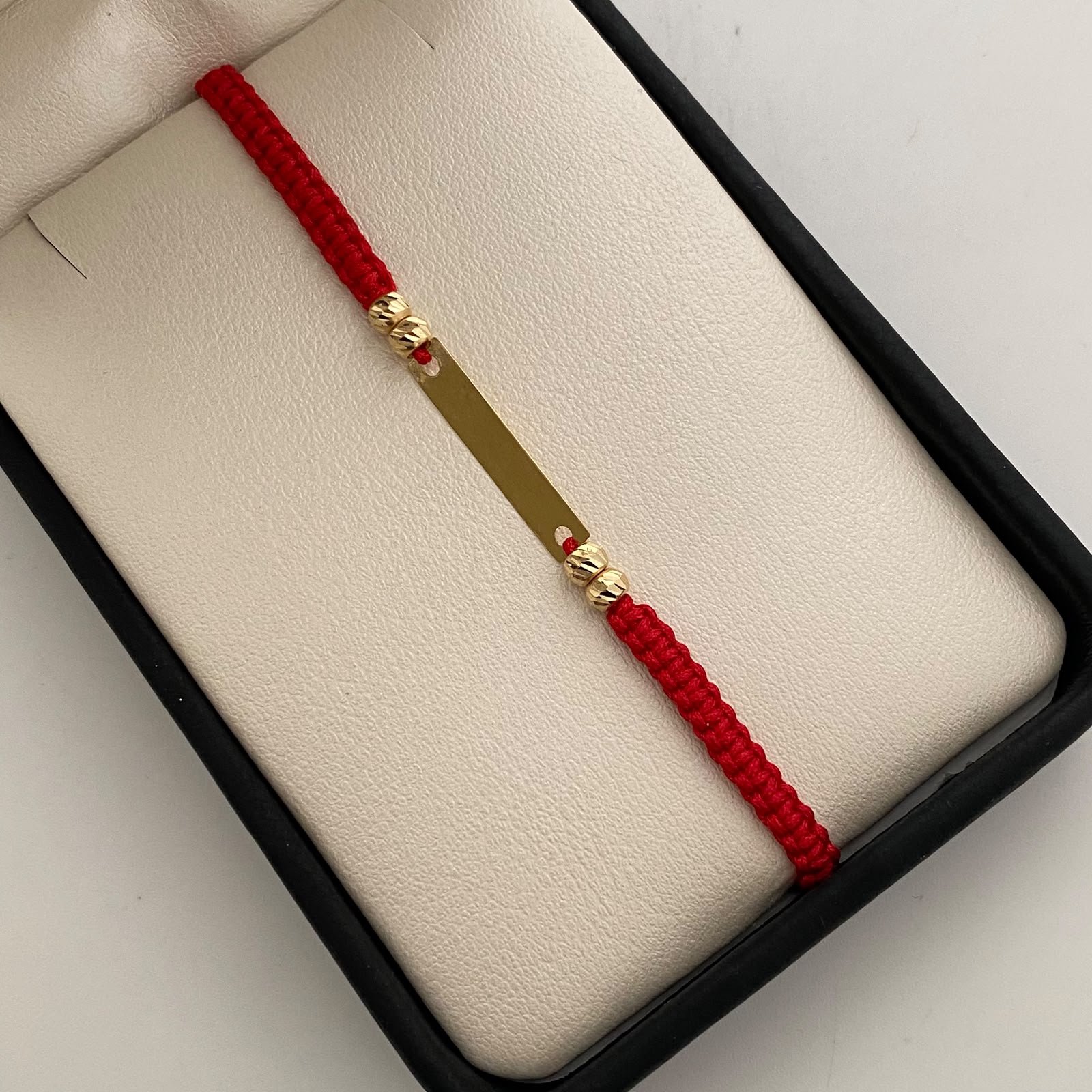 Pulsera tejida Placa bolas diamantadas 4mm roja Oro amarillo 18k 0,6 Gr