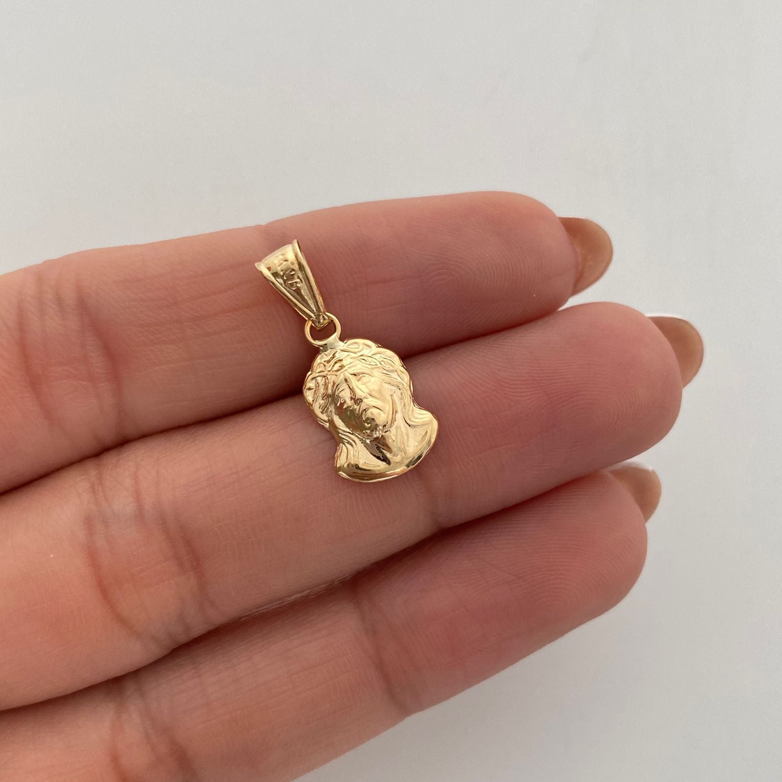 Dije Rostro Jesus Oro amarillo 18k 0,65 Gr / 9,3 mm / 2,1 Cm