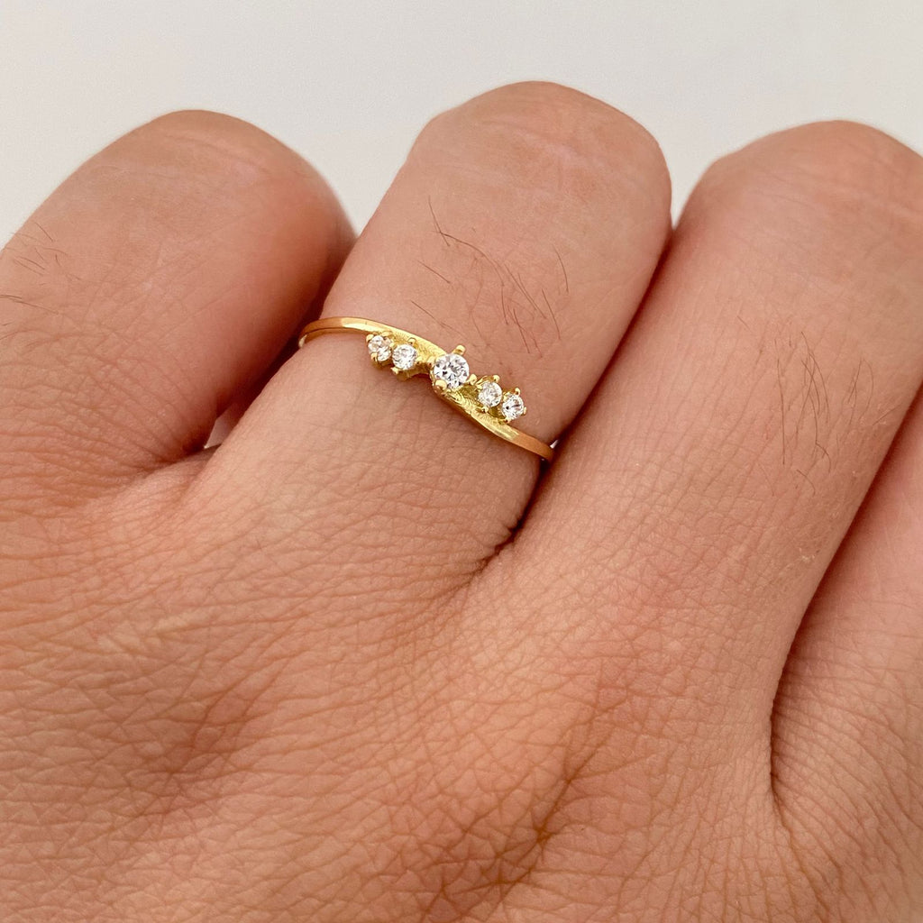Anillo Solitario Oro amarillo 18k / Talla 7 1/2 / 0,95 Gr / 1,2 mm