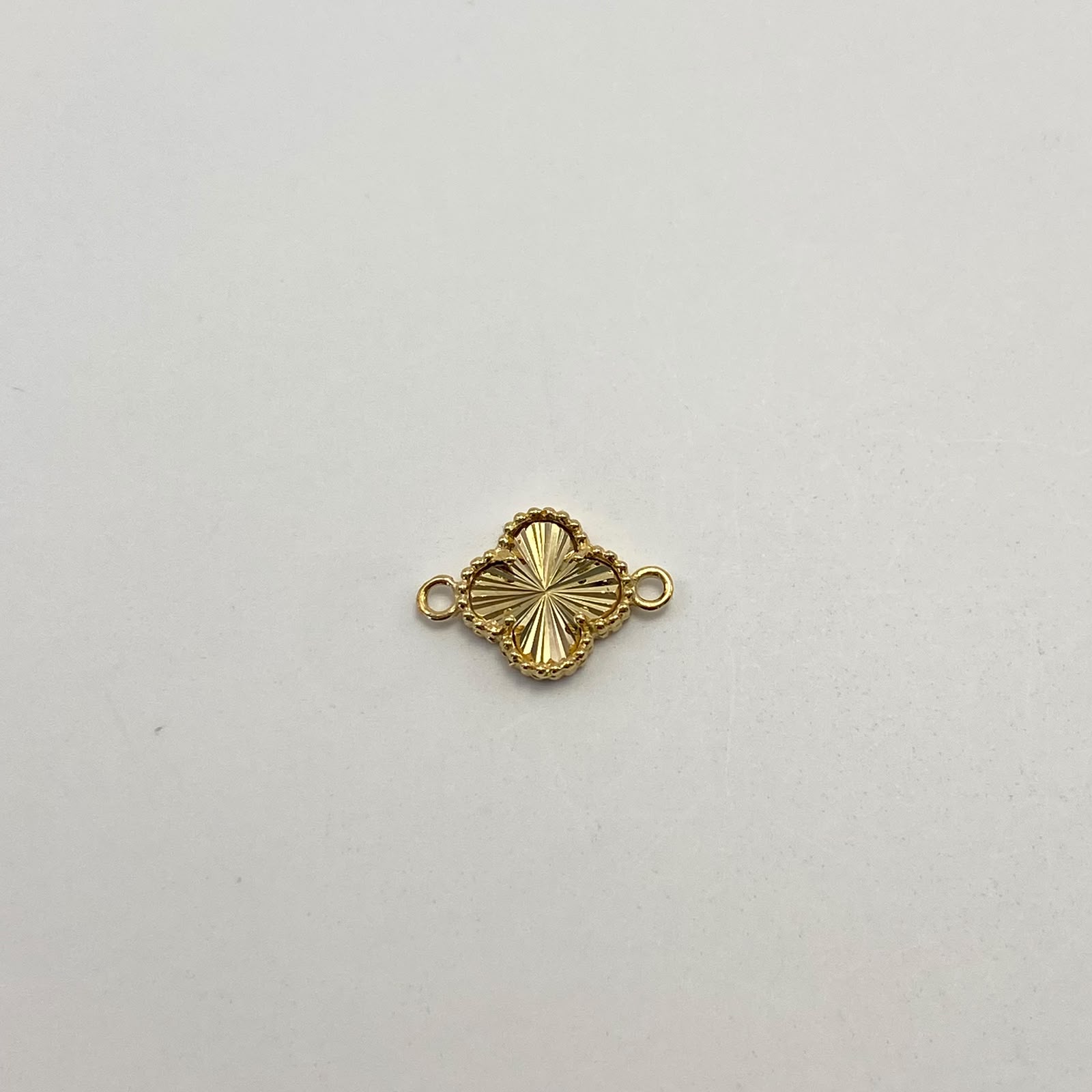 Herraje Trebol diamantado Oro amarillo 18k 0,8 Gr / 1,4 Cm