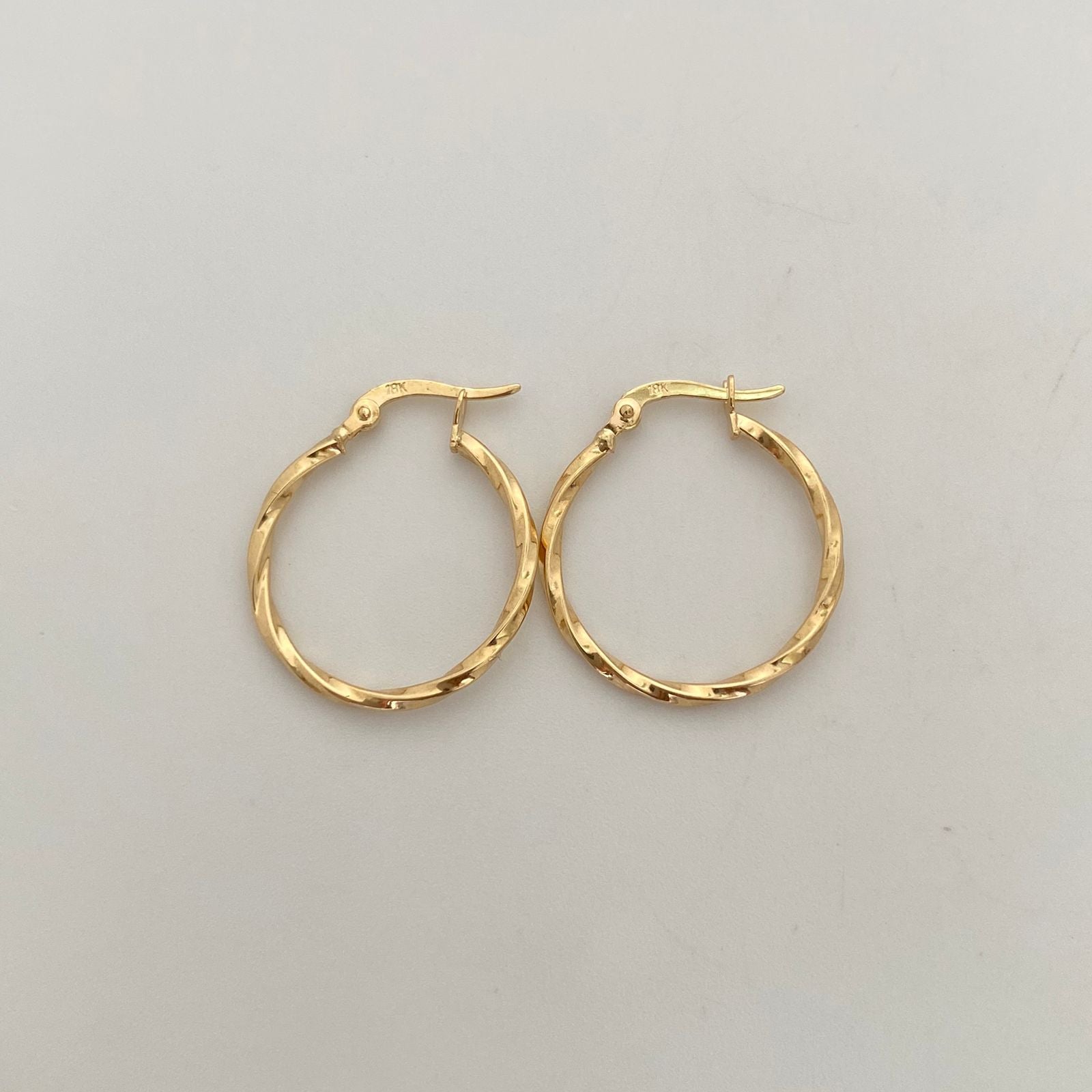 Candonga Entorchada Oro amarillo 18k 1,1 Gr / 2,4 Cm