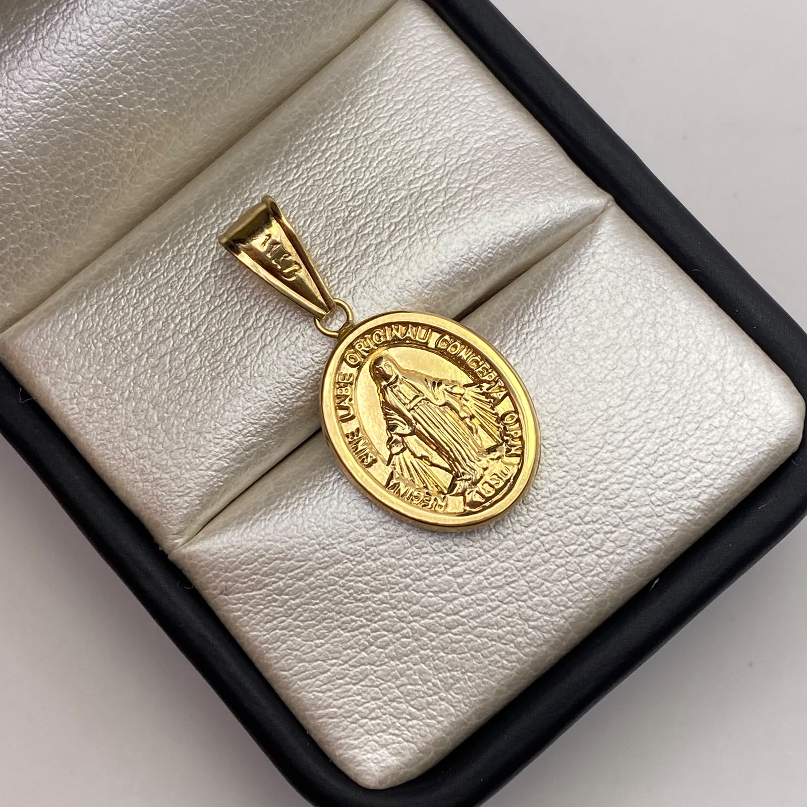 Dije Virgen de guadalupe Oro amarillo 18k 1,37 Gr / 14,5 mm / 2,8 Cm