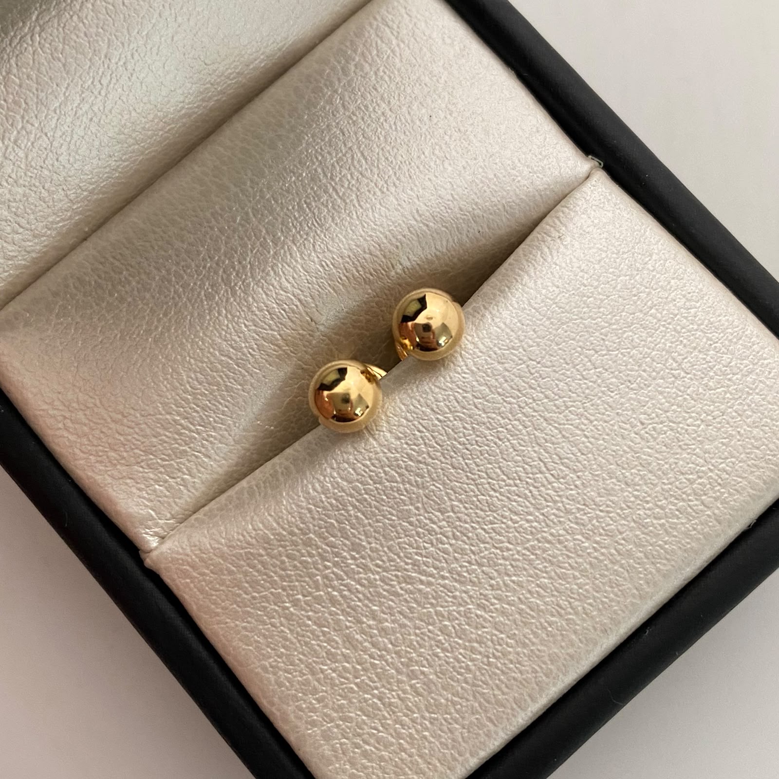 Topos Bola Lisa 4mm Oro amarillo 18k 0,45 Gr