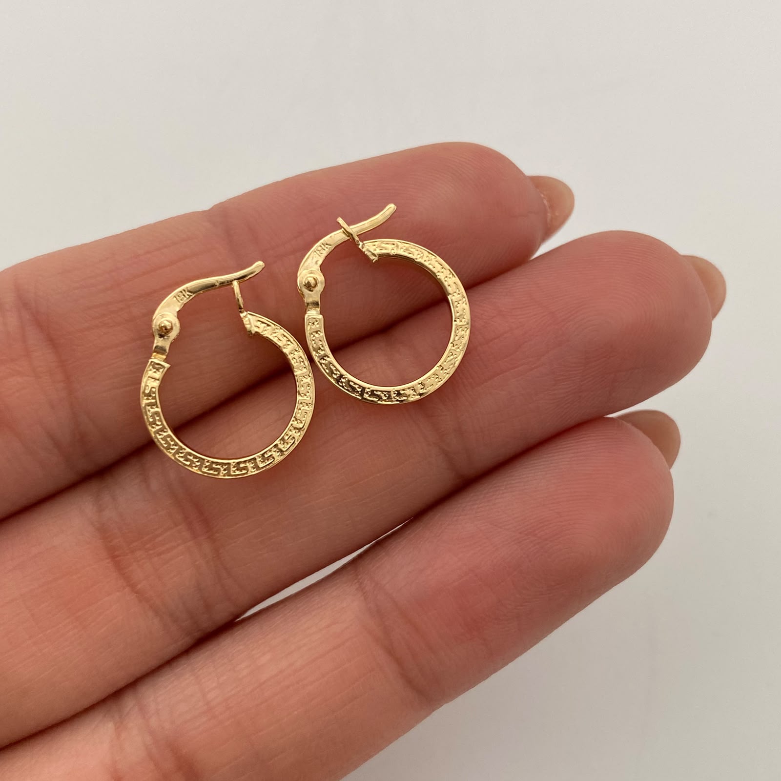 Candonga Lisa Vs Oro amarillo 18k 1,05 Gr / 1,2 Cm