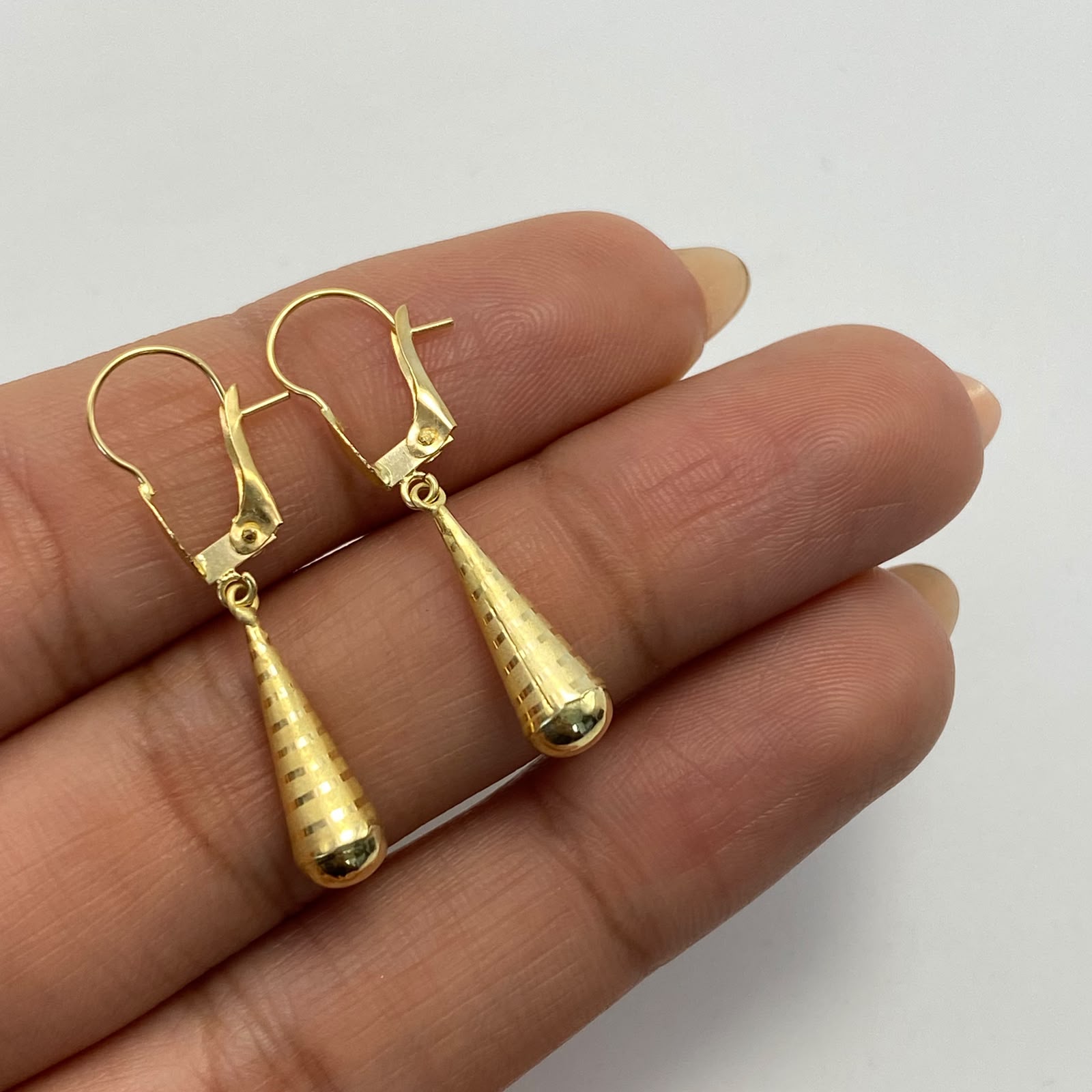 Candonga Lagrima Oro amarillo 18k 0,7 Gr / 3 Cm