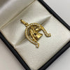 Dije herradura con circones blancos  Oro amarillo 18k 3,25 Gr / 16,19 mm / 2,6 Cm