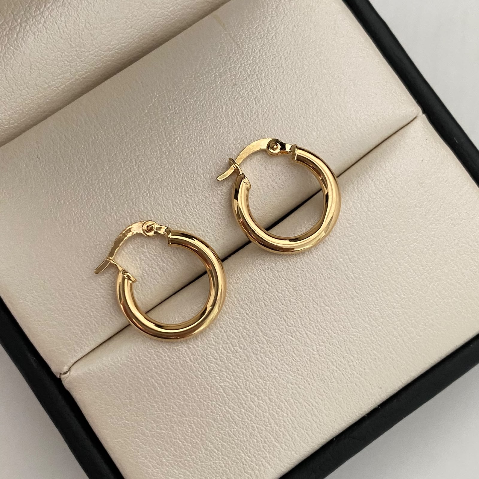 Candonga Lisas Oro amarillo 18k 1,25 Gr / 1,5 Cm