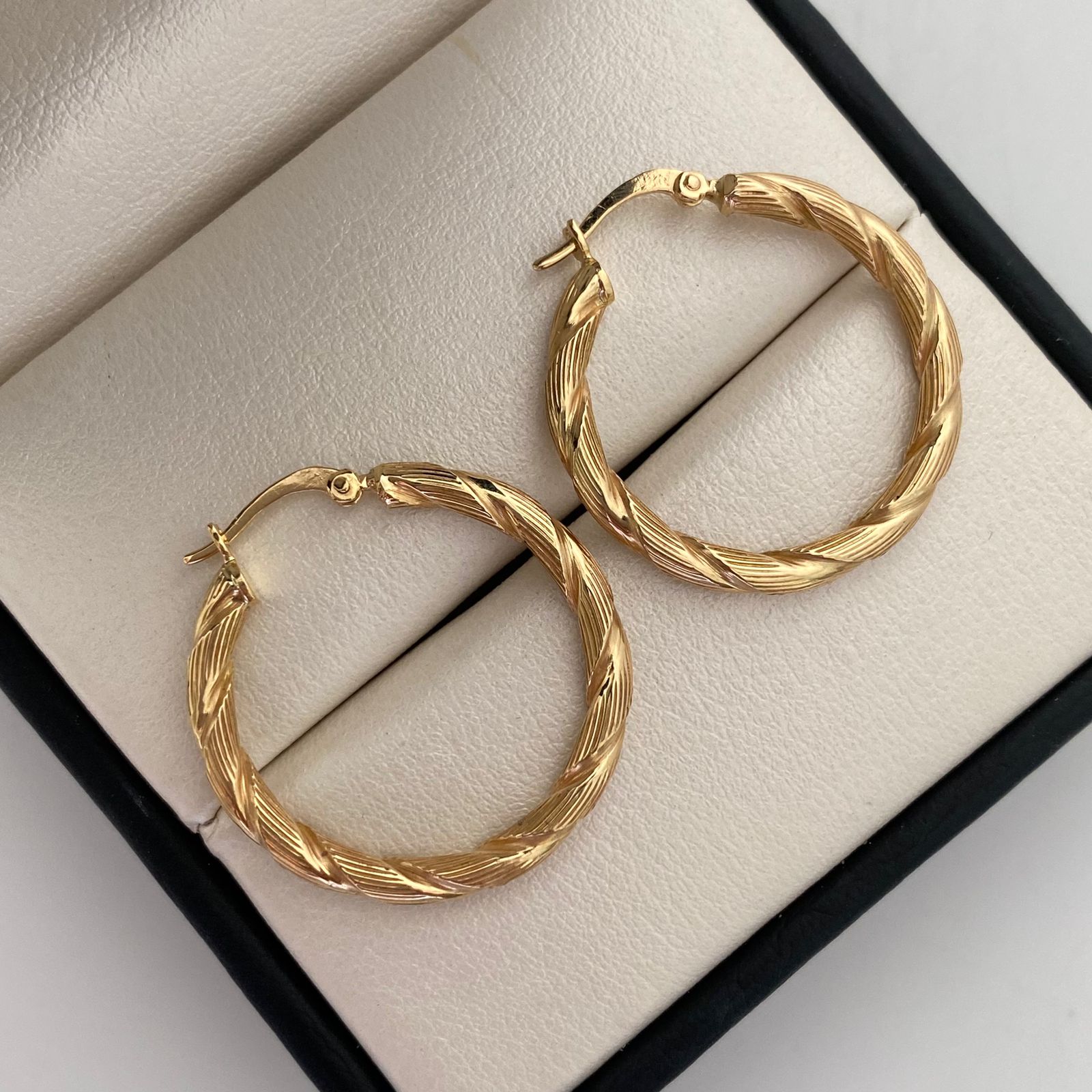 Candonga Entorchadas Oro amarillo 18k 2,45 Gr / 2,8 Cm