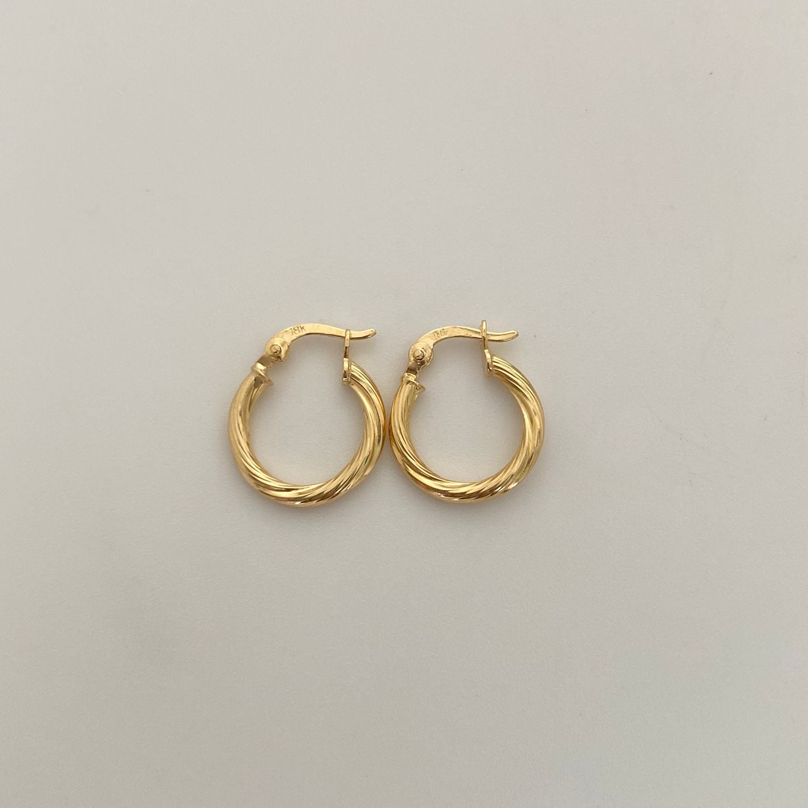 Candonga Entorchada Oro amarillo 18k 0,95 Gr / 1,5 Cm