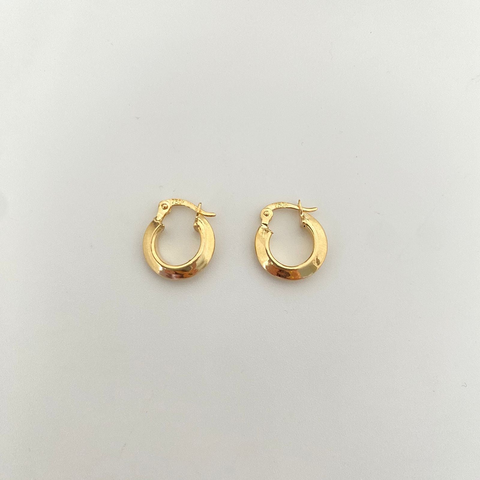 Candonga lisa biselada Oro amarillo 18k 1,10 Gr / 1,4 Cm