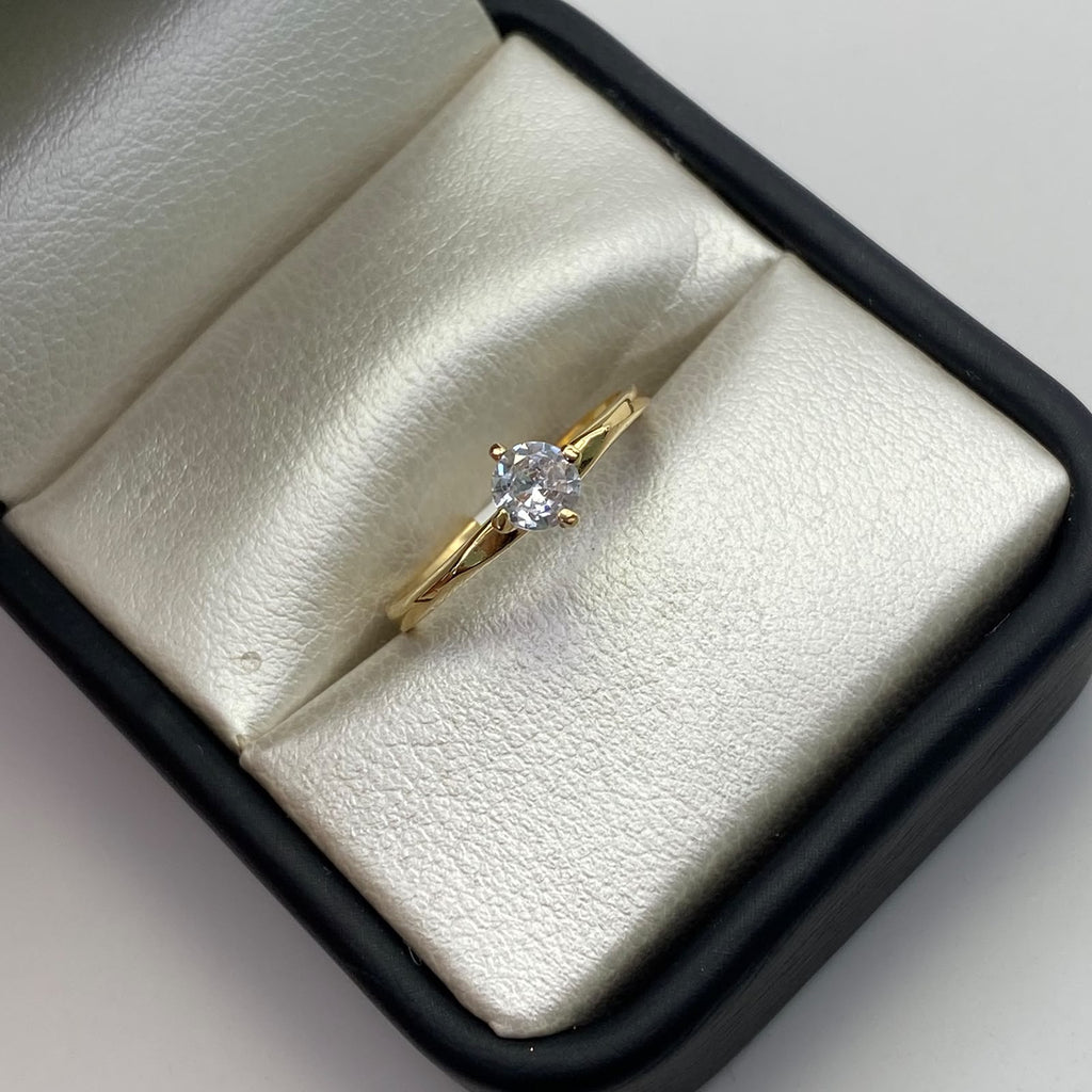 Anillo Solitario Oro amarillo 18k / Talla 7 / 1,7 Gr / 1,9 mm