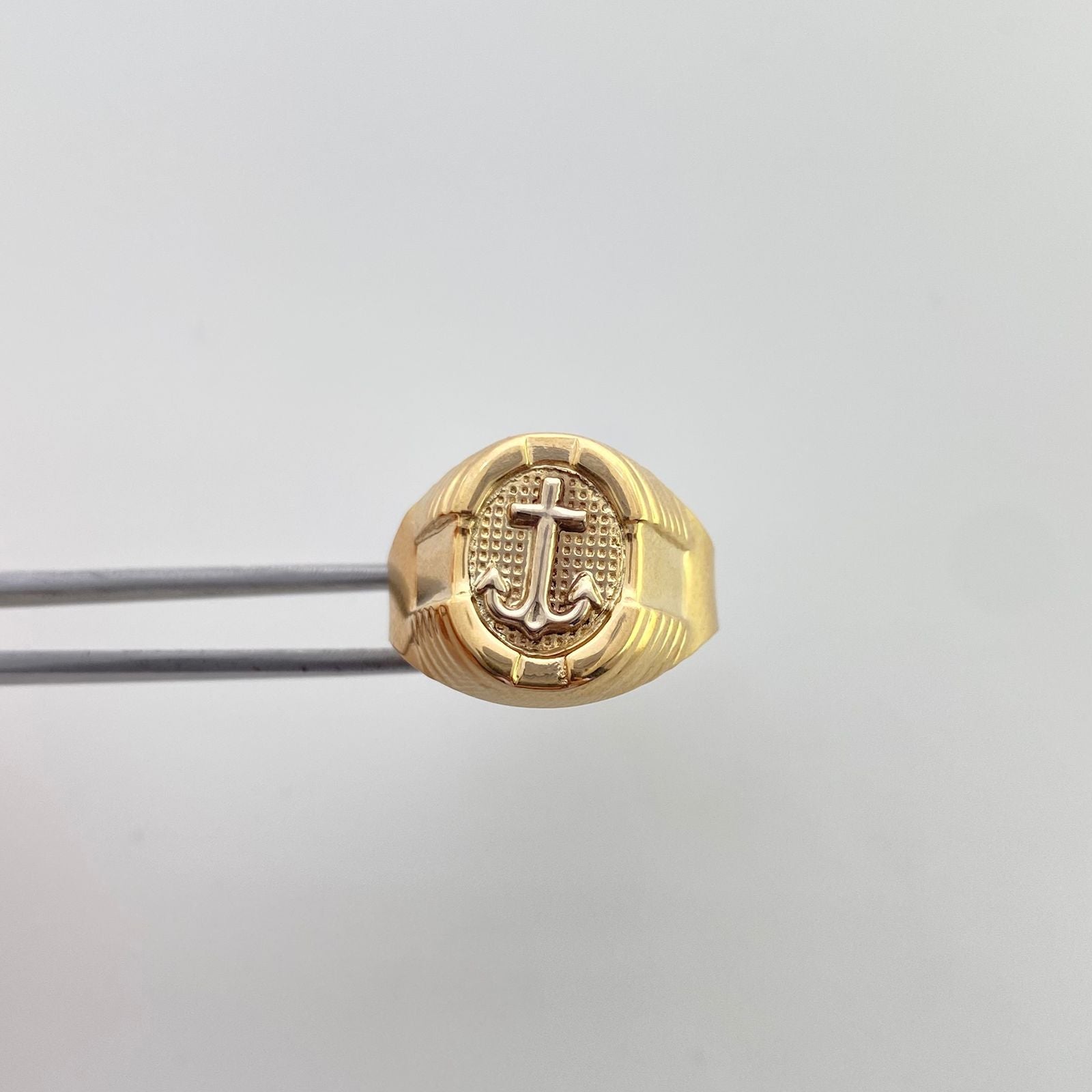 Anillo troquel ovalado ancla Oro amarillo y Oro blanco 18k / Talla 9  / 3,55 Gr