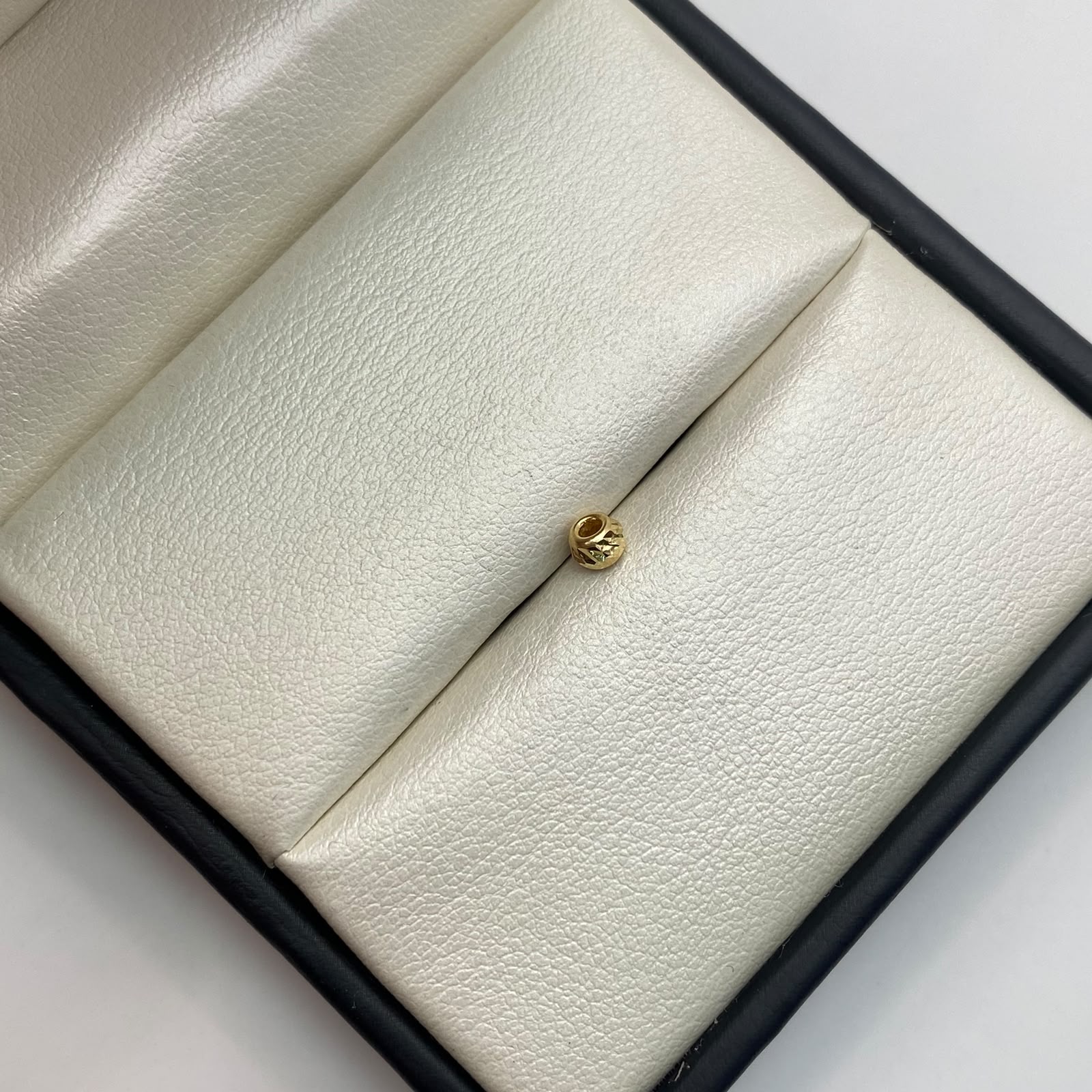 Bola Diamantada 4mm Oro amarillo 18k 0,5 Gr
