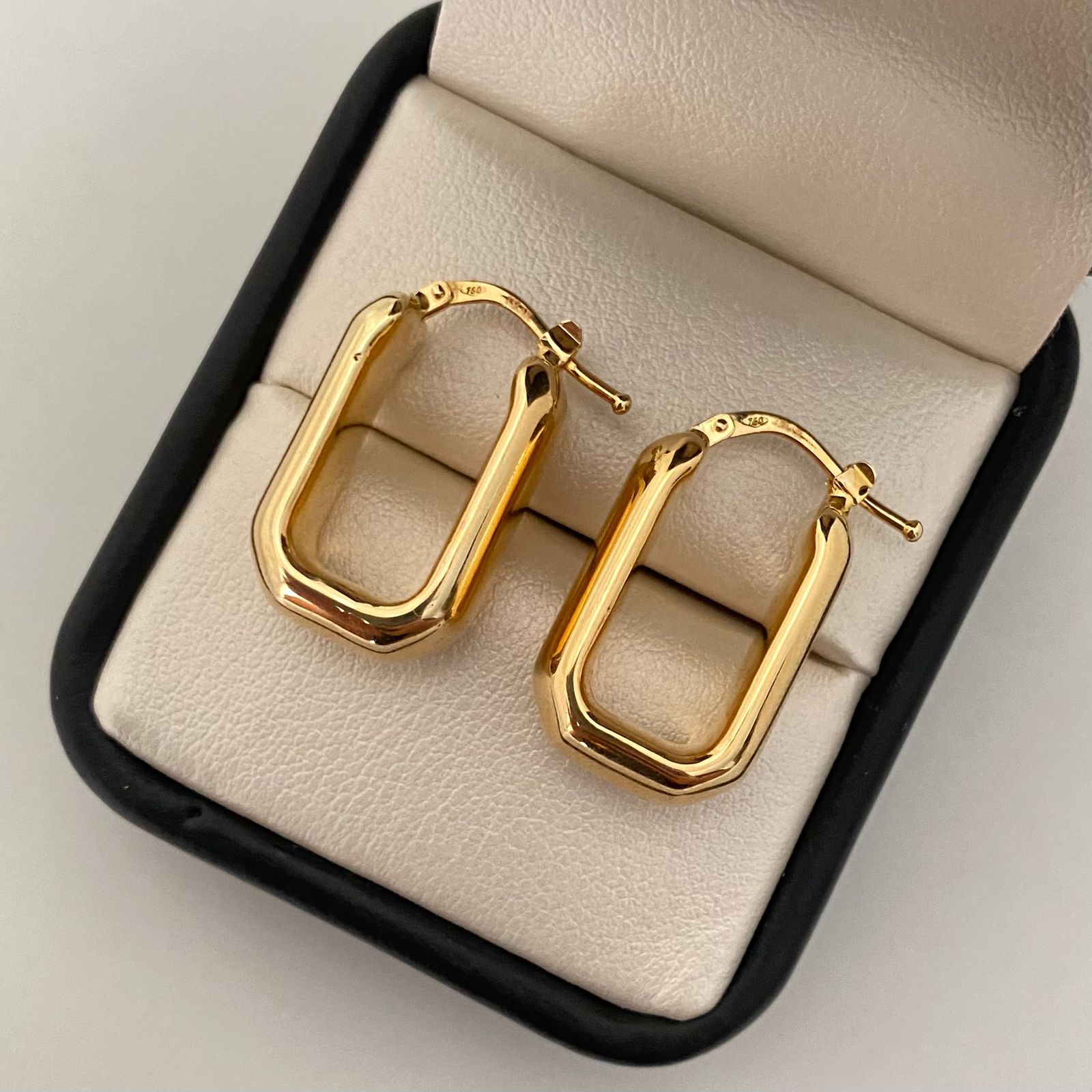 Candonga It rectangular puntas biseladas (Joya) Oro amarillo 18k 3,0 Gr / 2,5 Cm